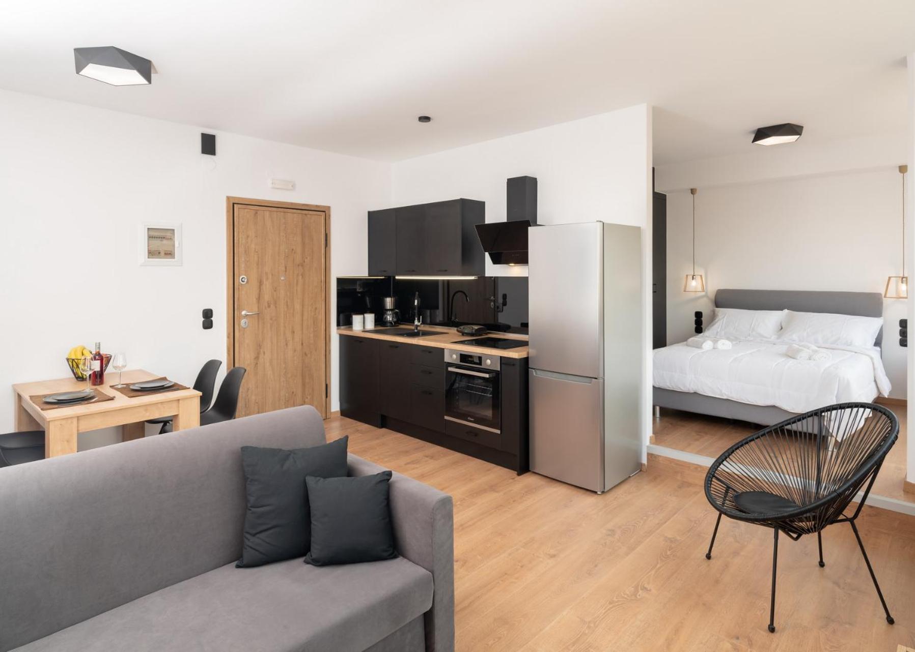 One-Bedroom Apartment