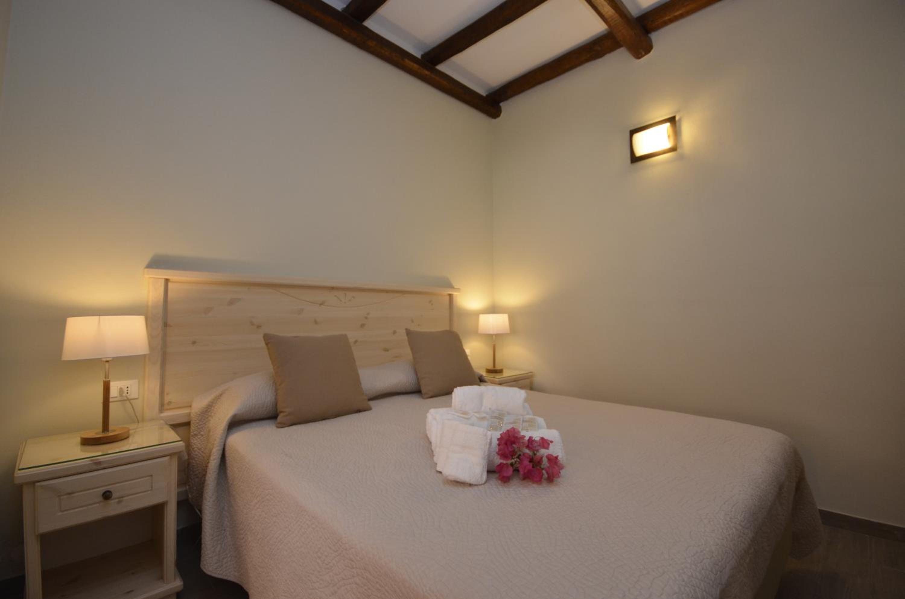 Double Room - Photo 6