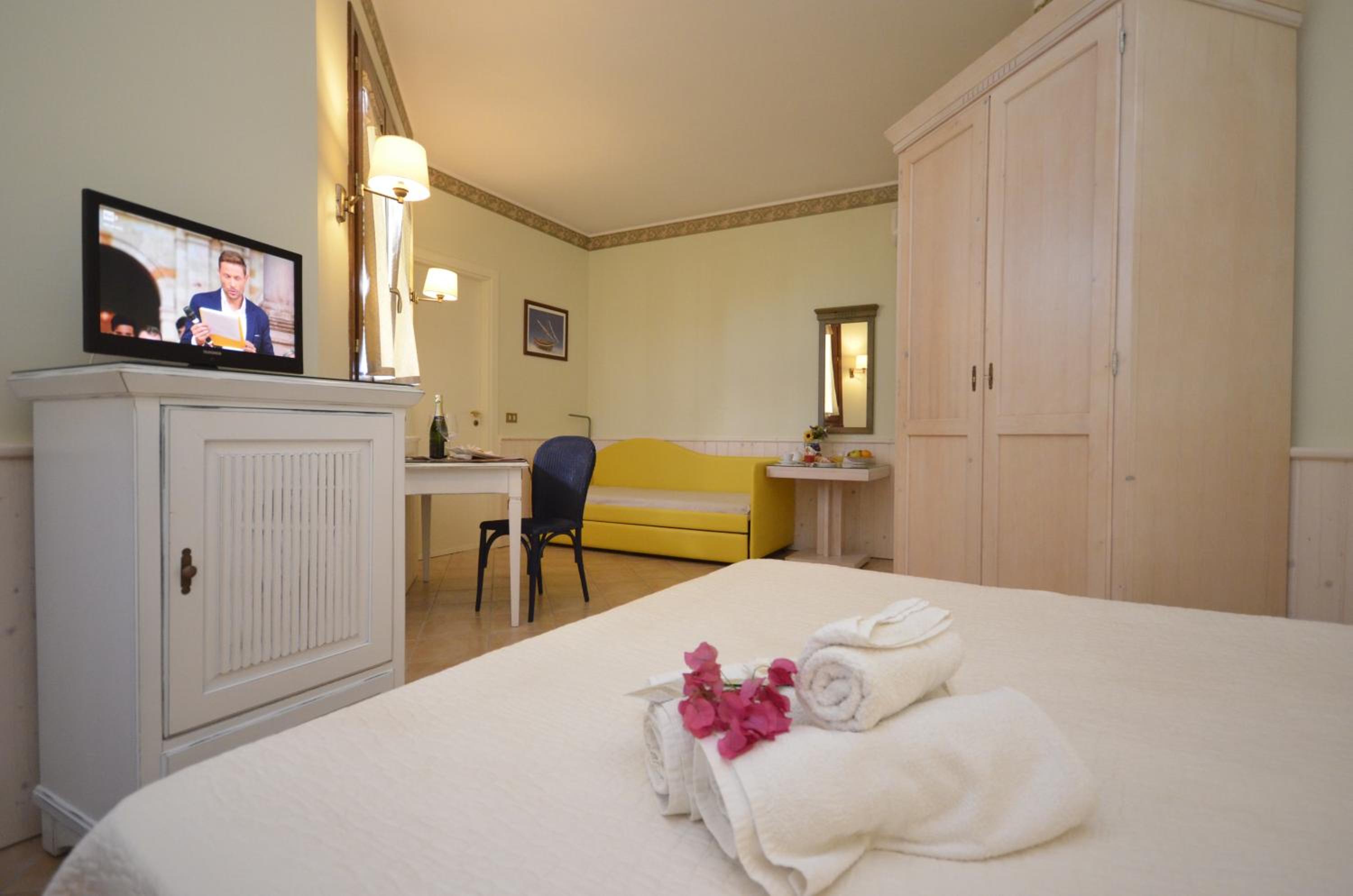 Double Room - Photo 4