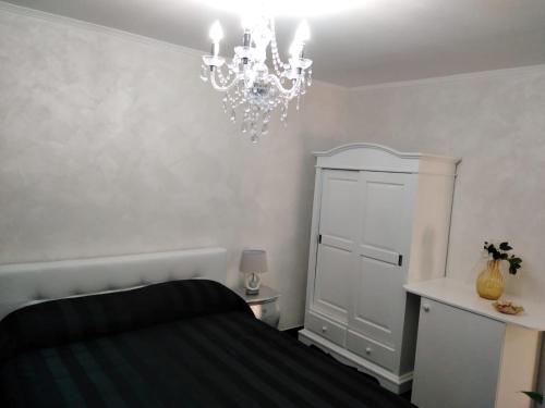 Deluxe King Suite photo 1