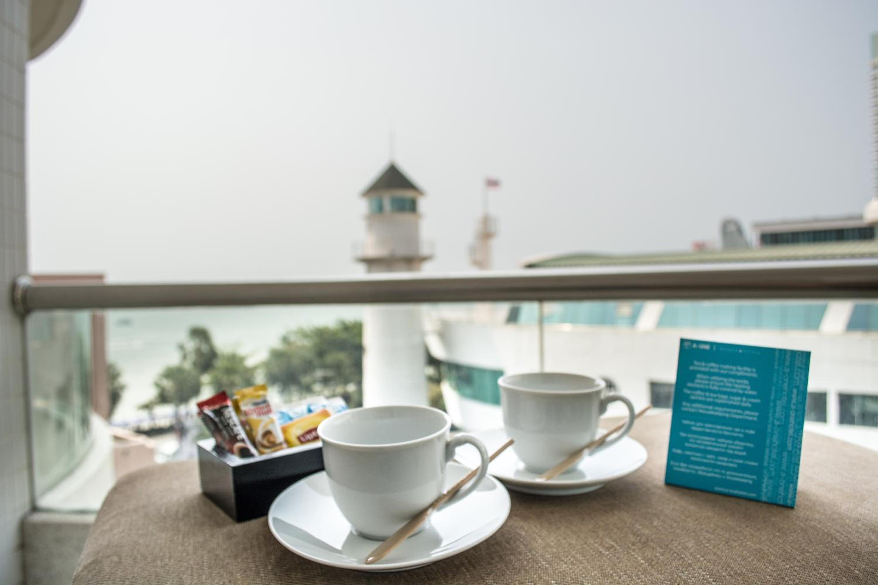 Deluxe Twin Room with Sea View - Photo 7