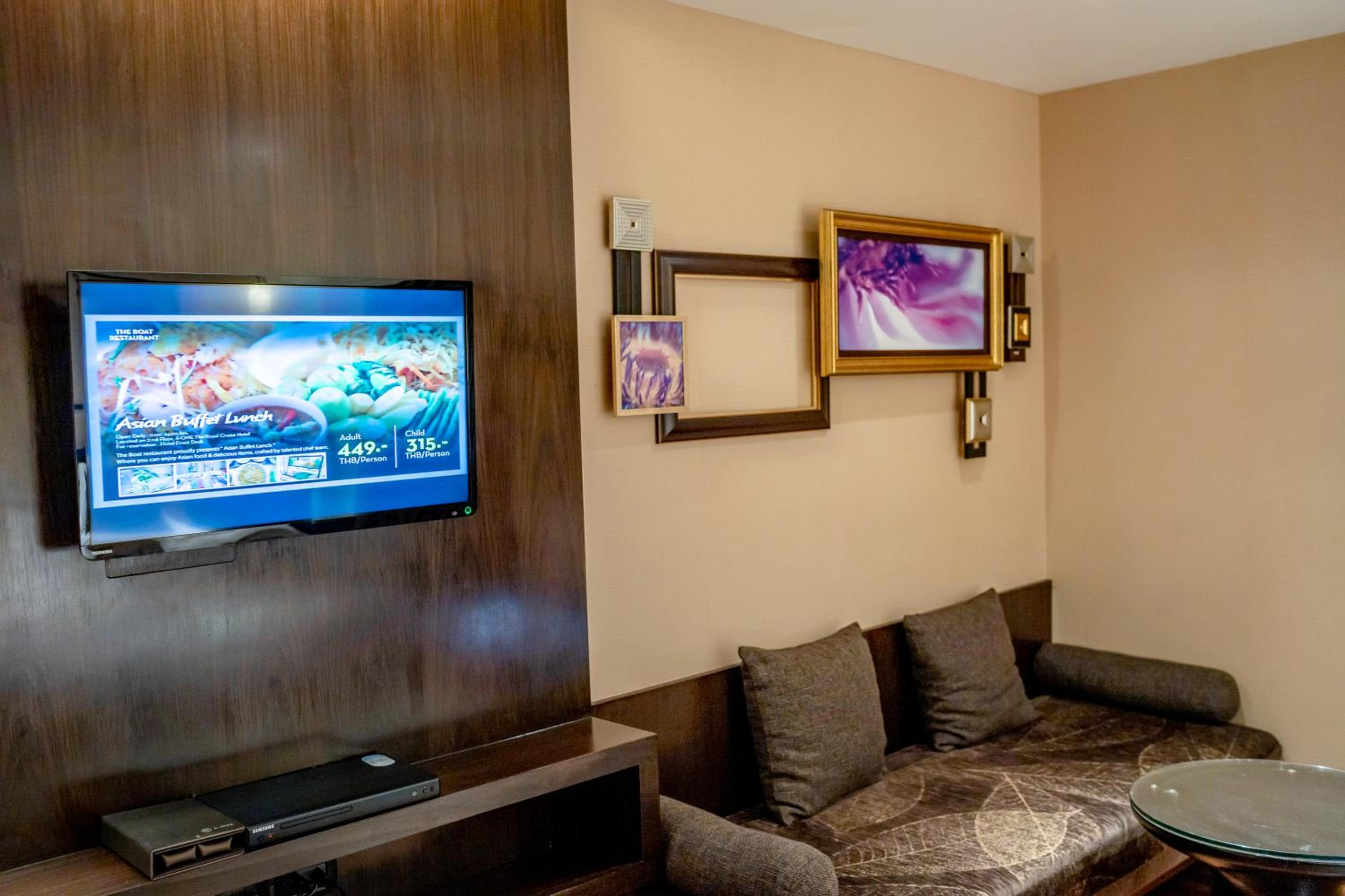 Deluxe Twin Room with Sea View - Photo 9