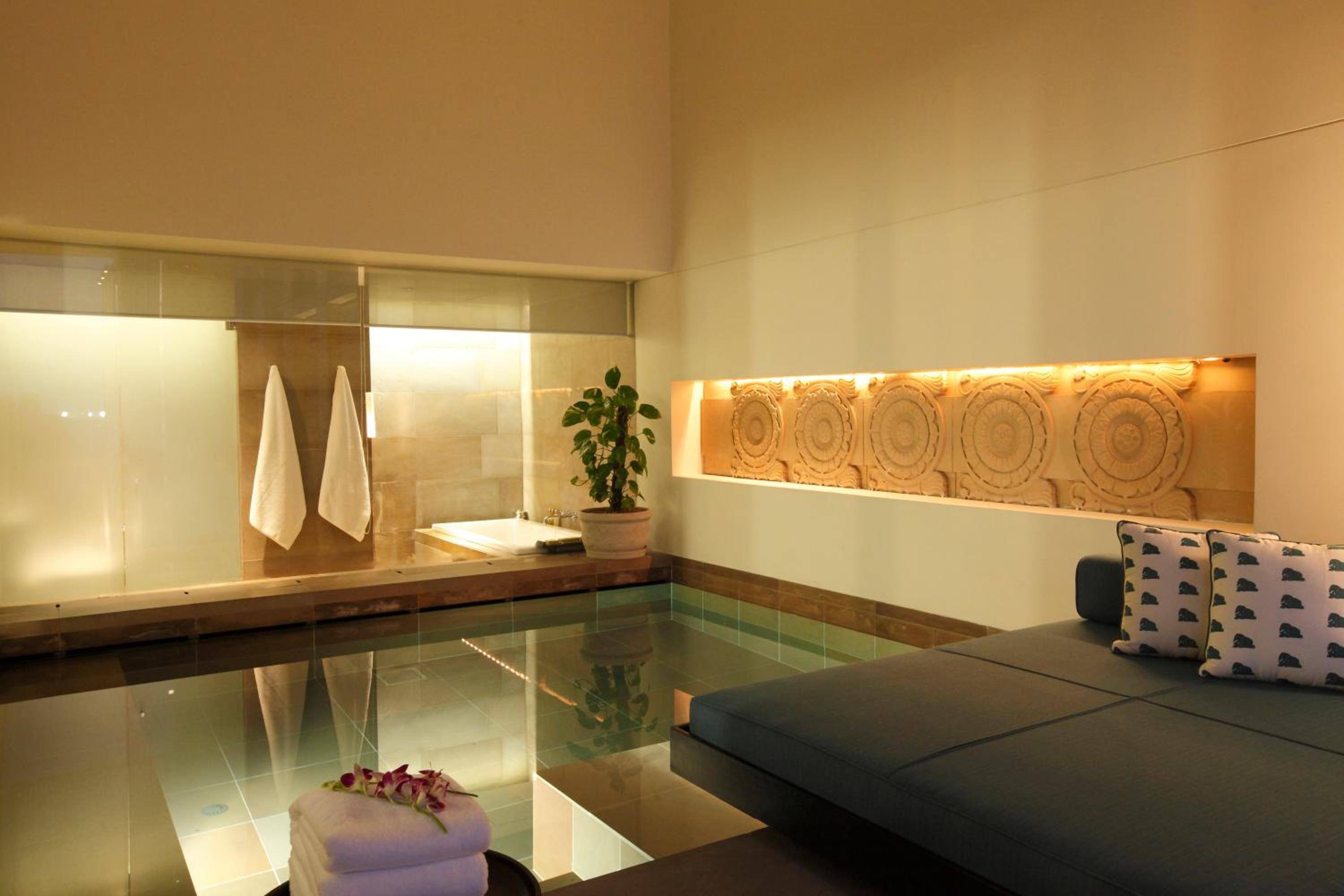 Lodhi Deluxe Double or Twin Room with Plunge Pool with Happy Hours at Safari Lounge 5 to 7 pm, Buy 01 drink and get another drink complimentary (spirits), 1200 spa credit per booking