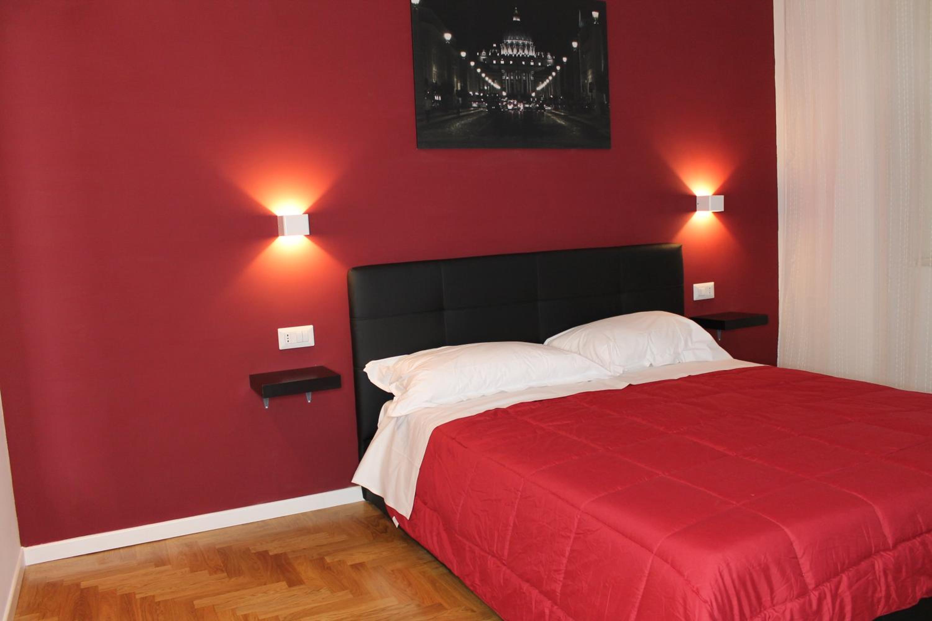 Deluxe Double Room with Balcony photo 2