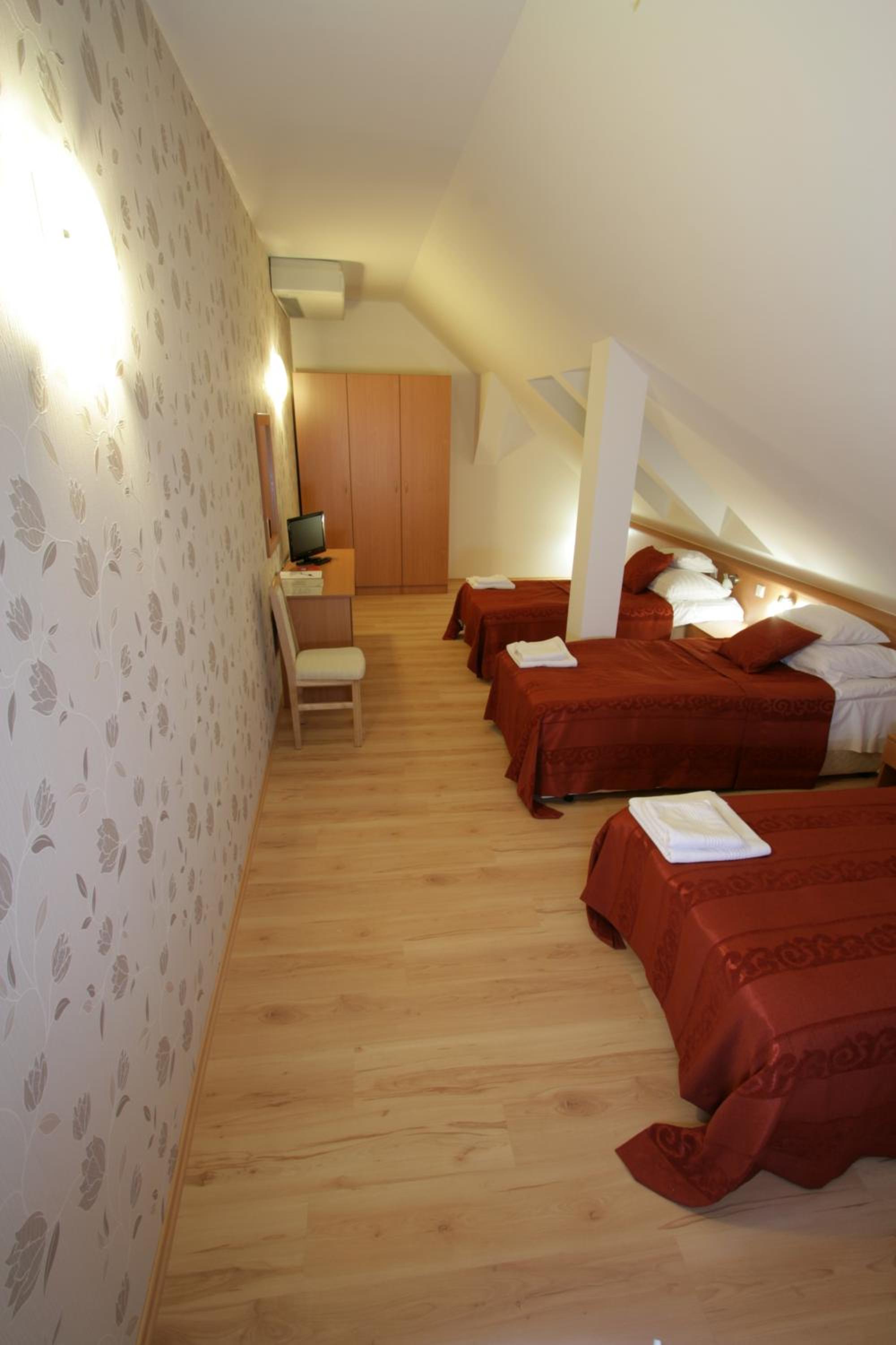Quadruple Room photo 2