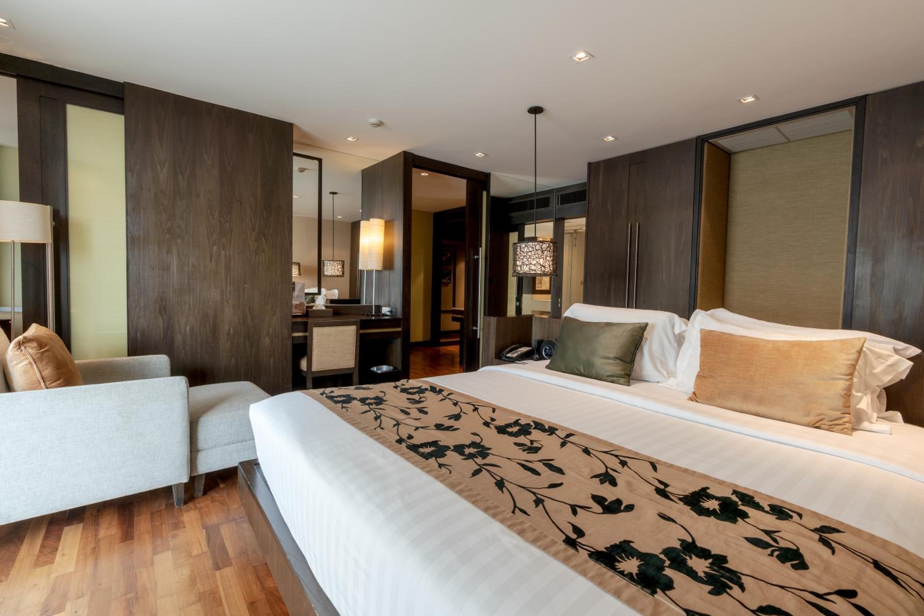 Suite with City View - Photo 1