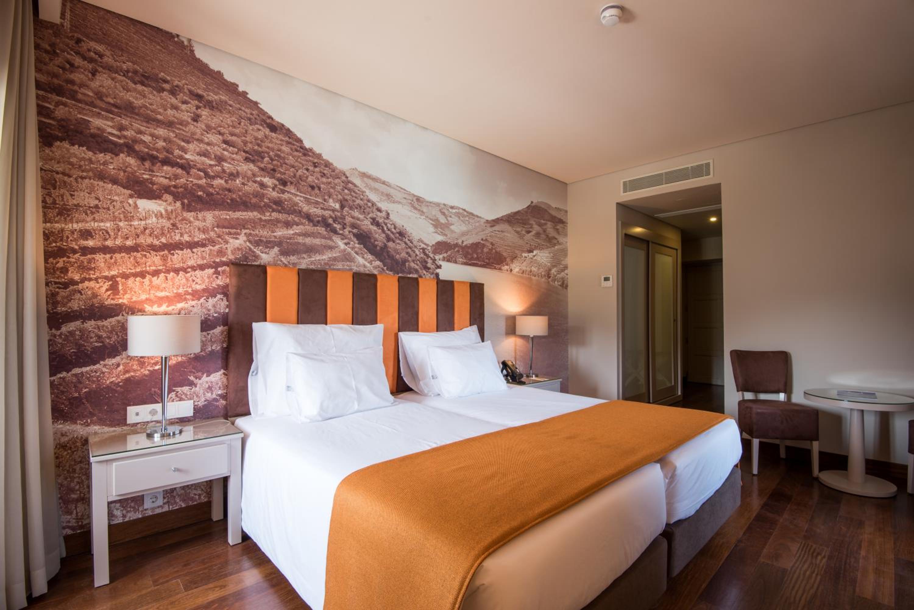 Twin Room - Photo 3