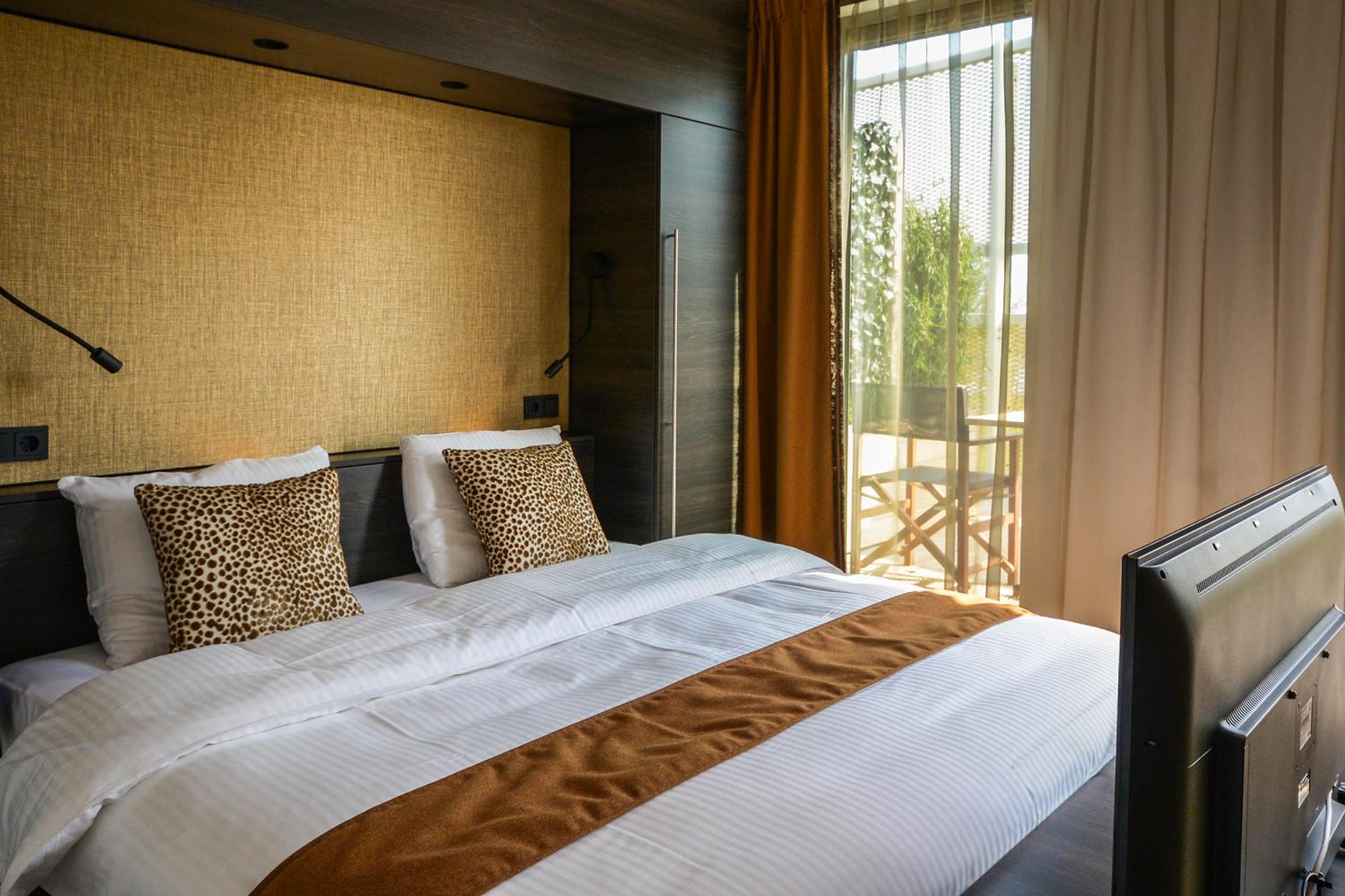 Deluxe Double Room with Balcony - Photo 1