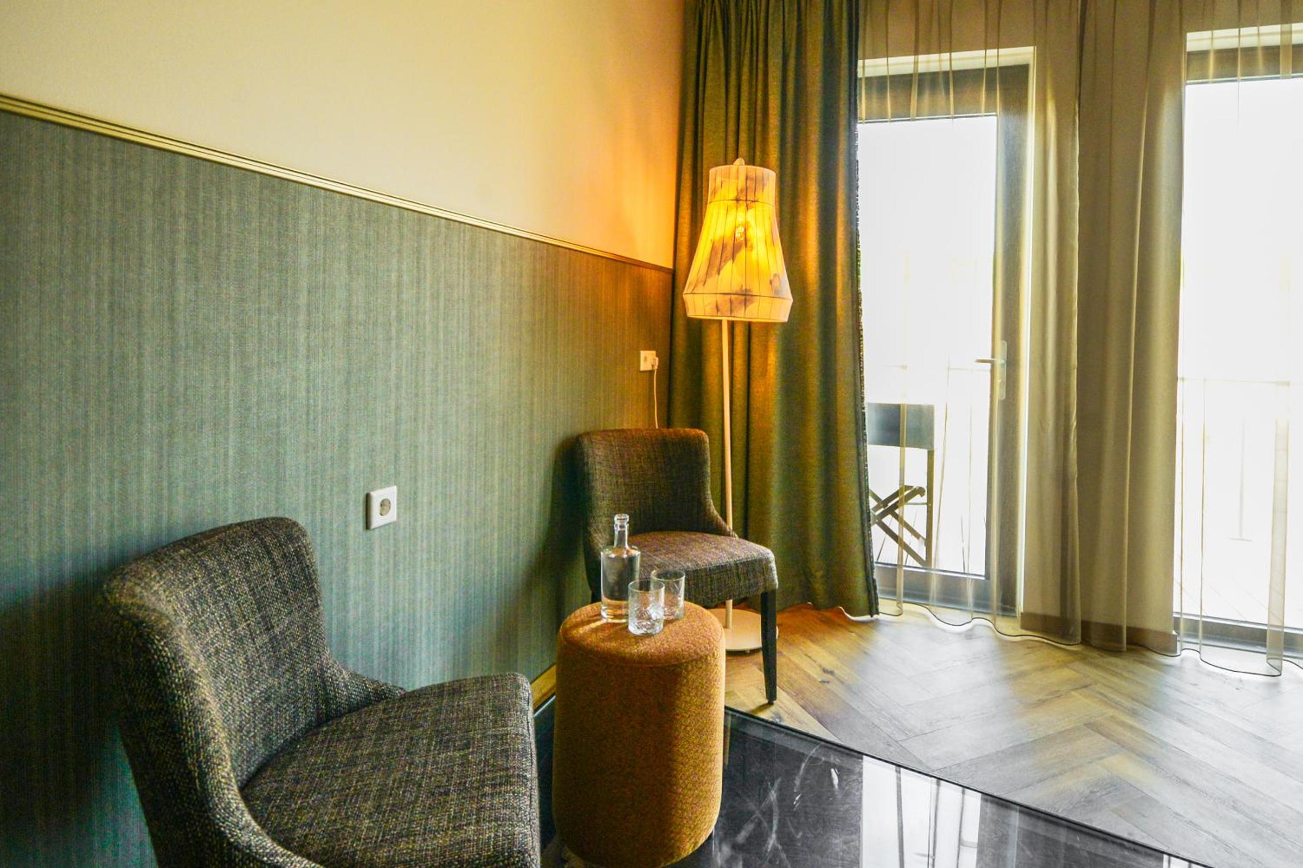 Large Double Room - Photo 6