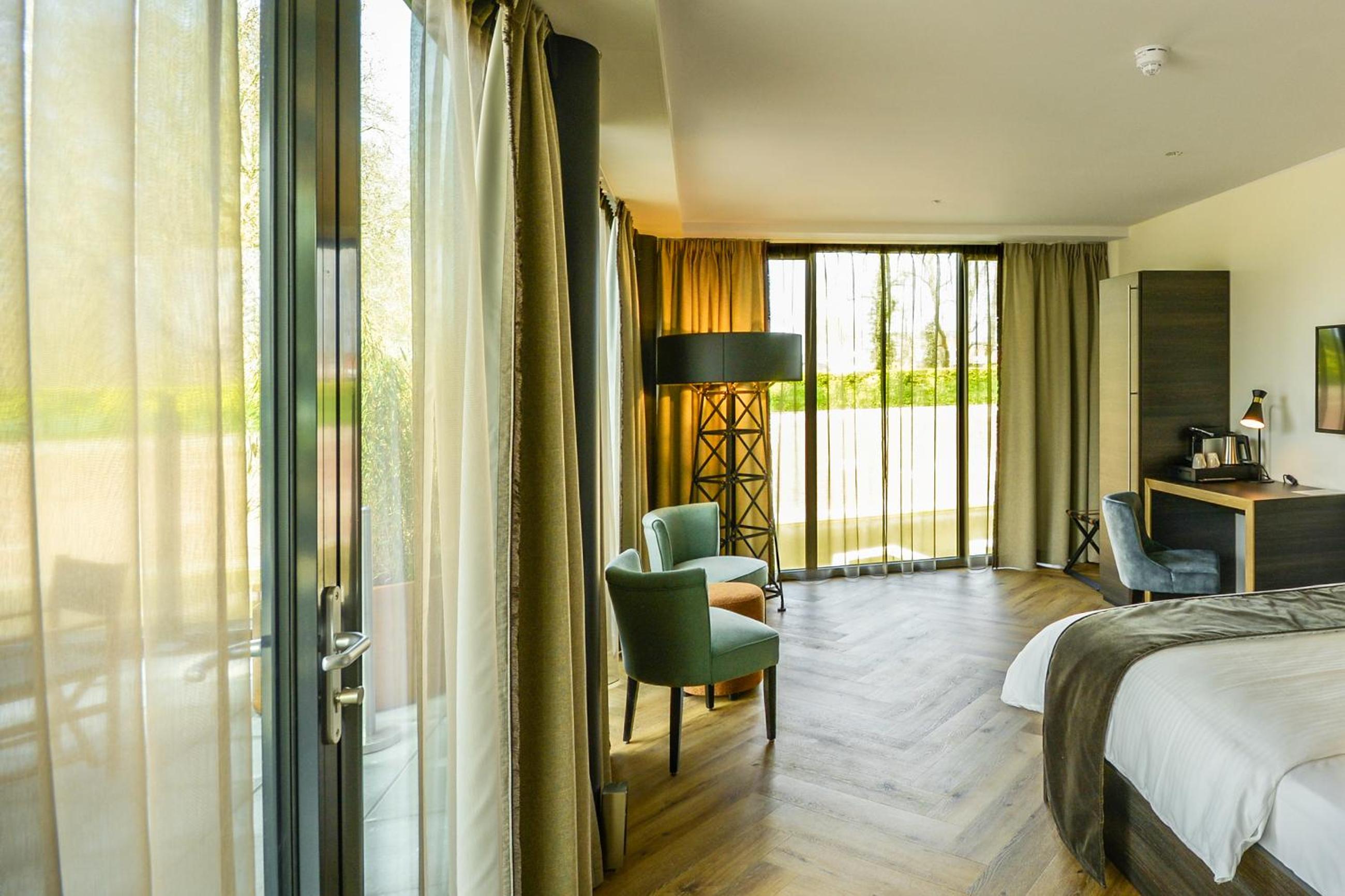 Large Double Room - Photo 1