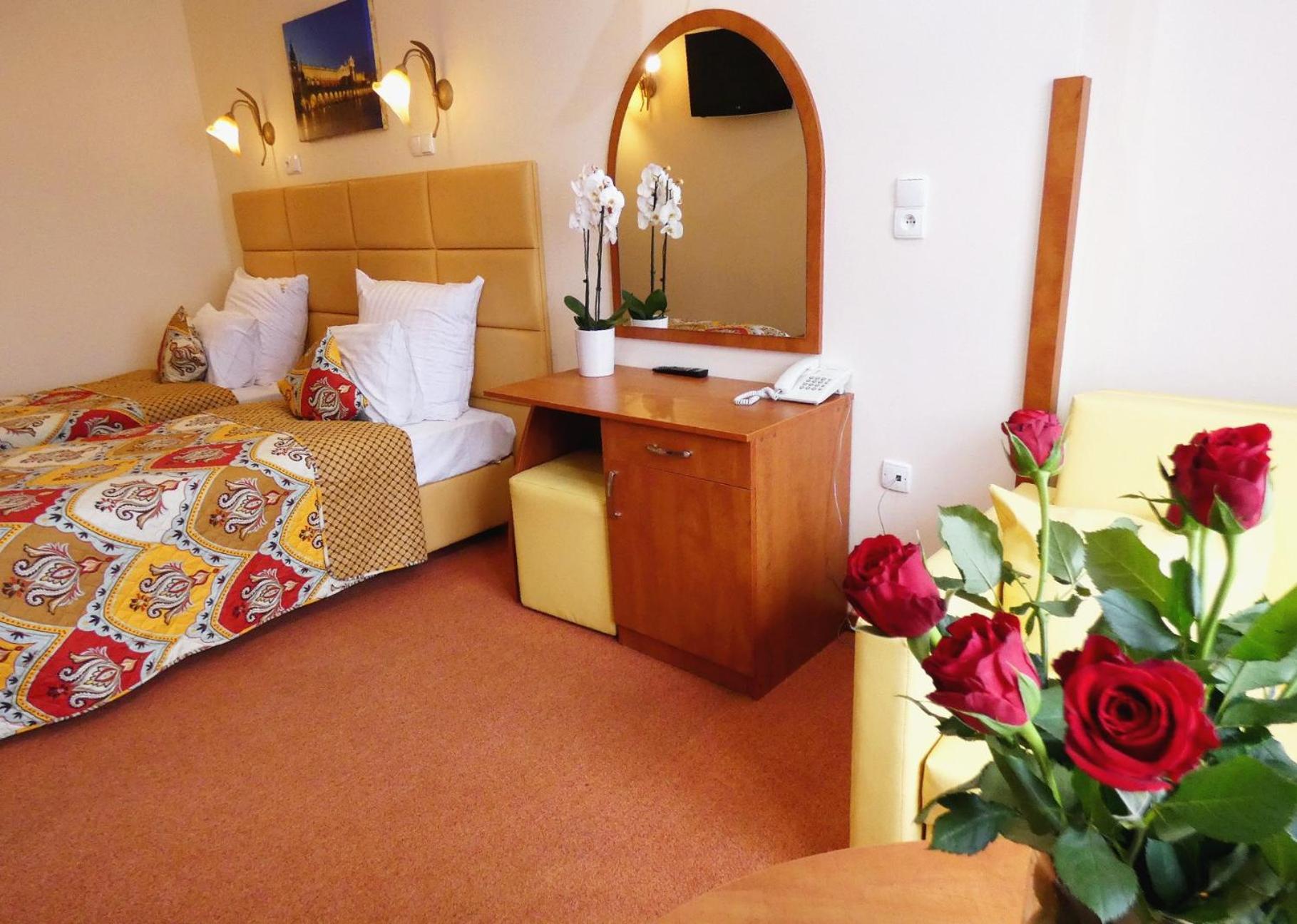 Superior Triple Room - Photo 11