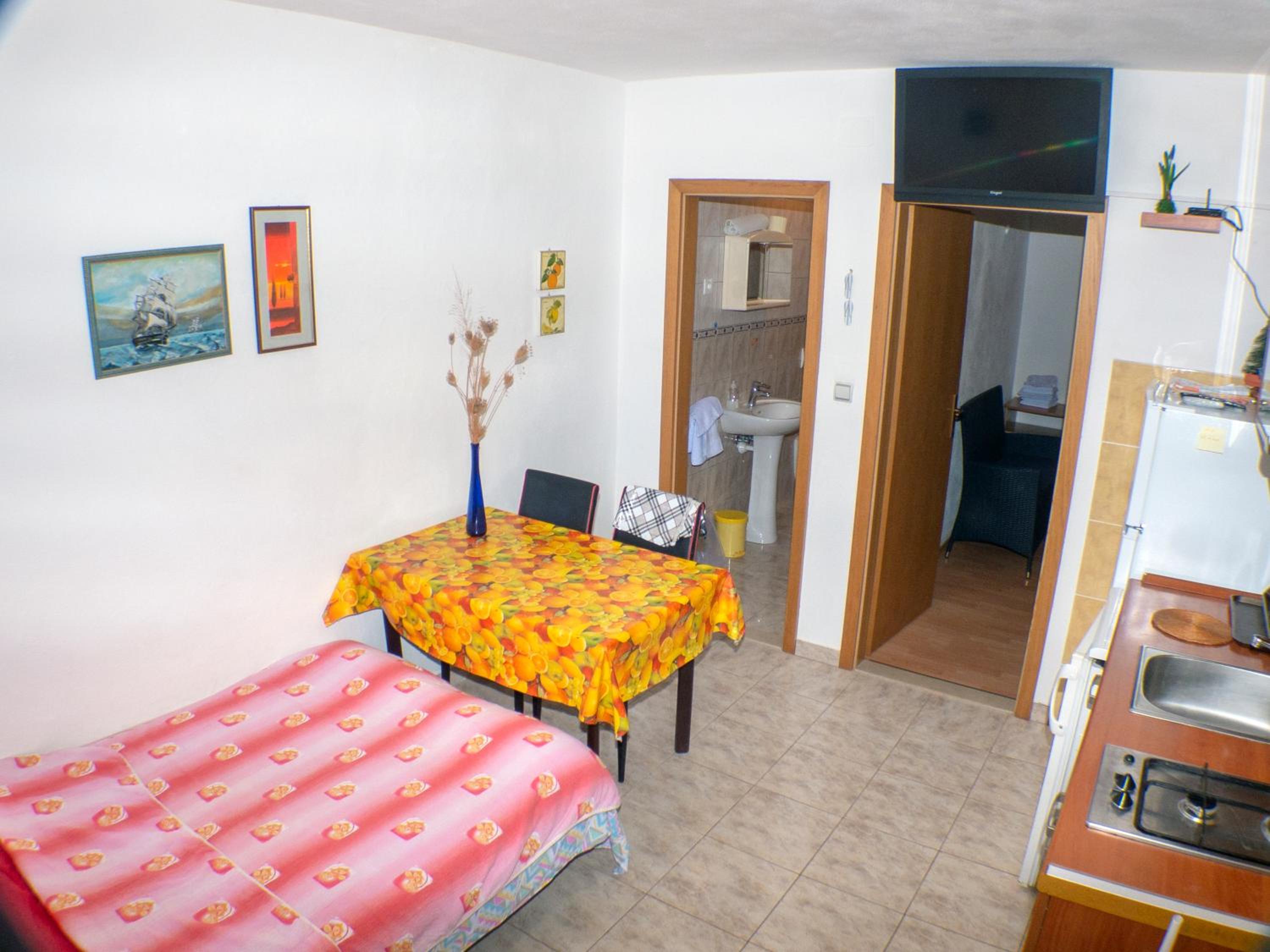 One-Bedroom Apartment with Balcony photo 1