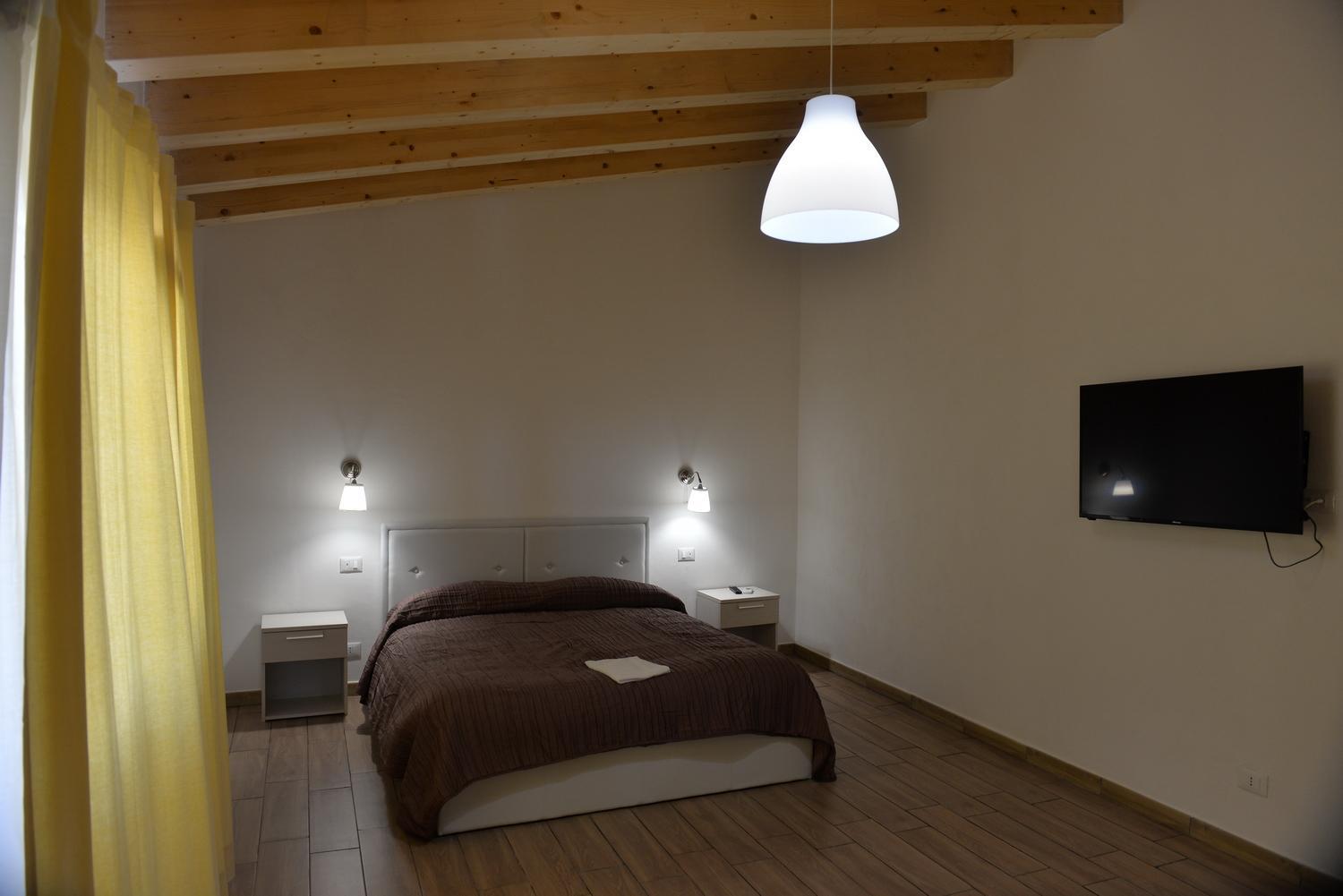Studio with Spa Bath