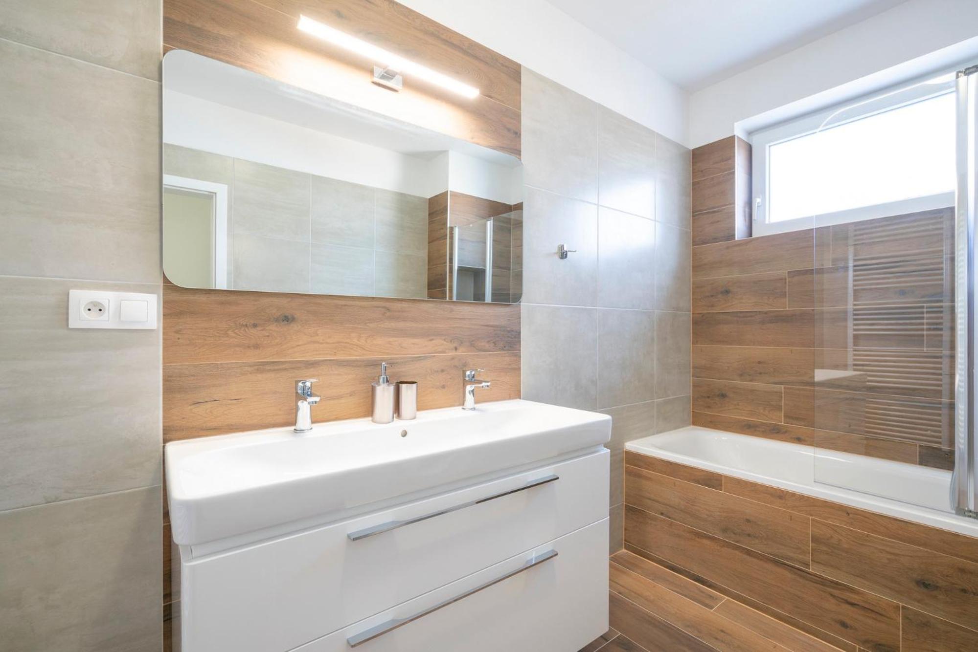 Three-Bedroom Apartment - Photo 10