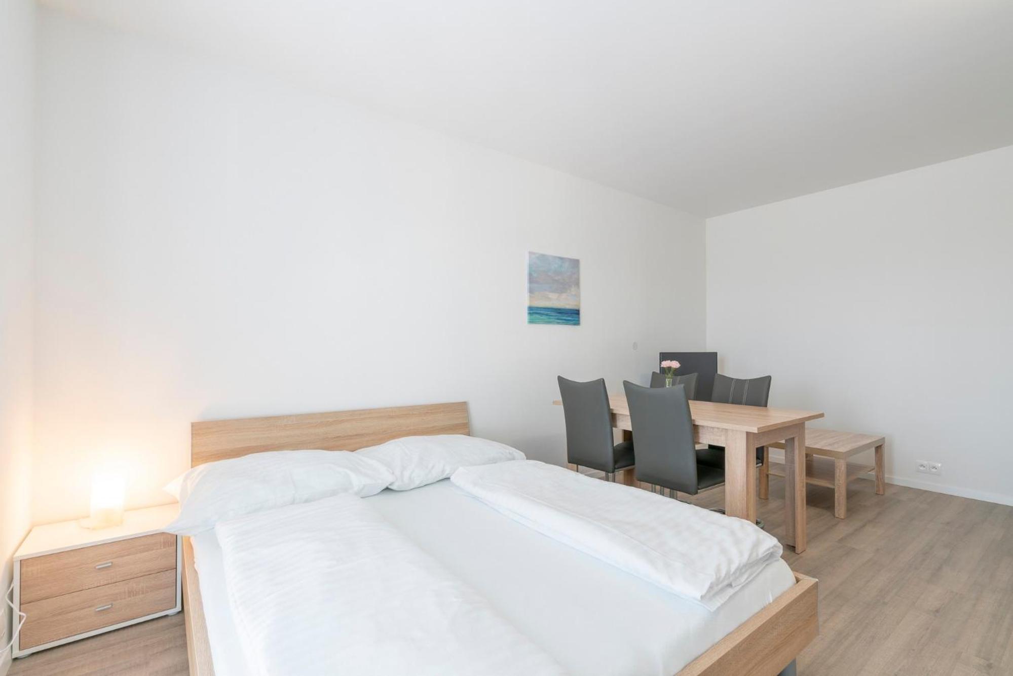 Studio Apartment - Photo 8