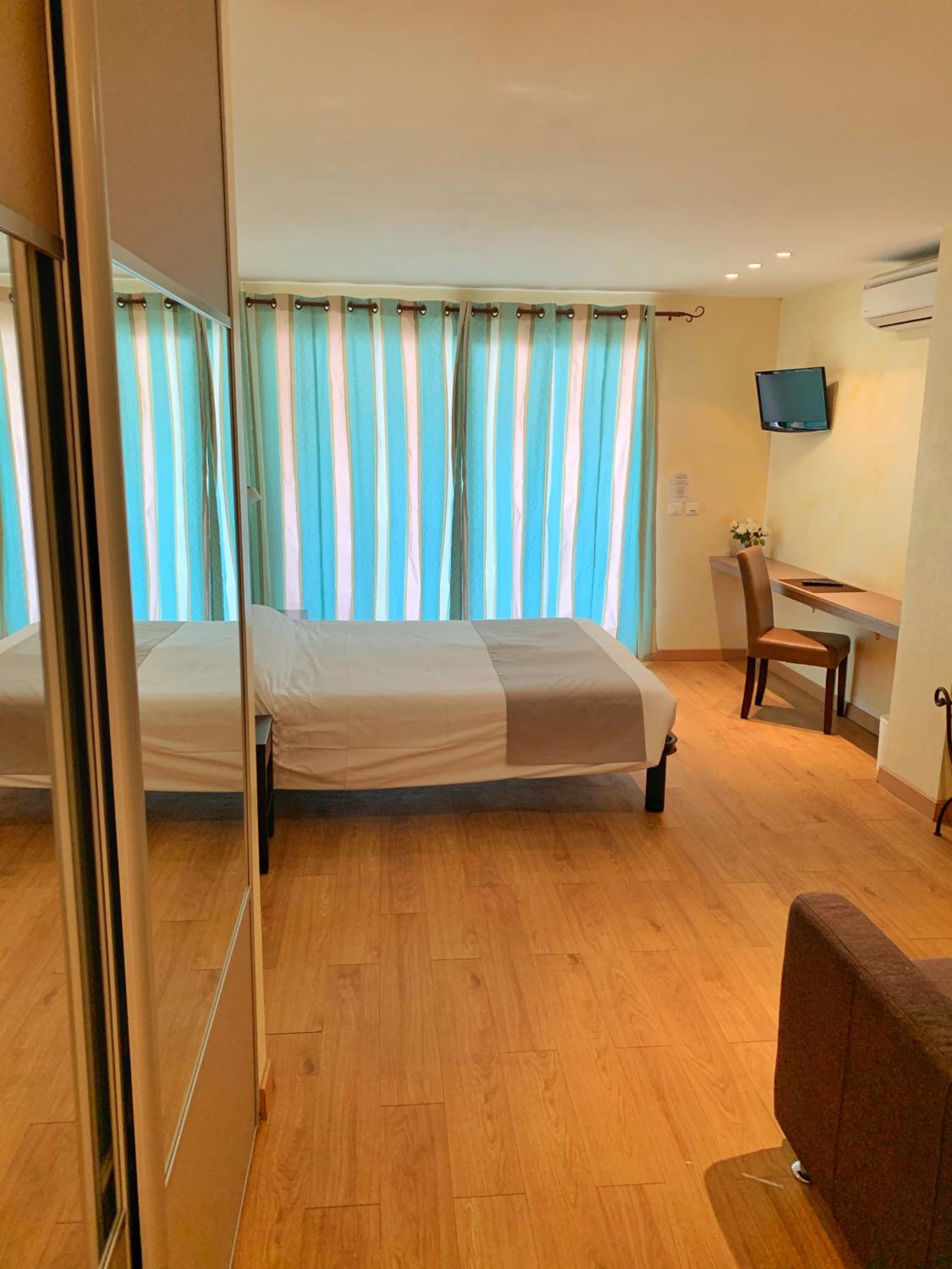 Junior Suite with Sea View photo 3