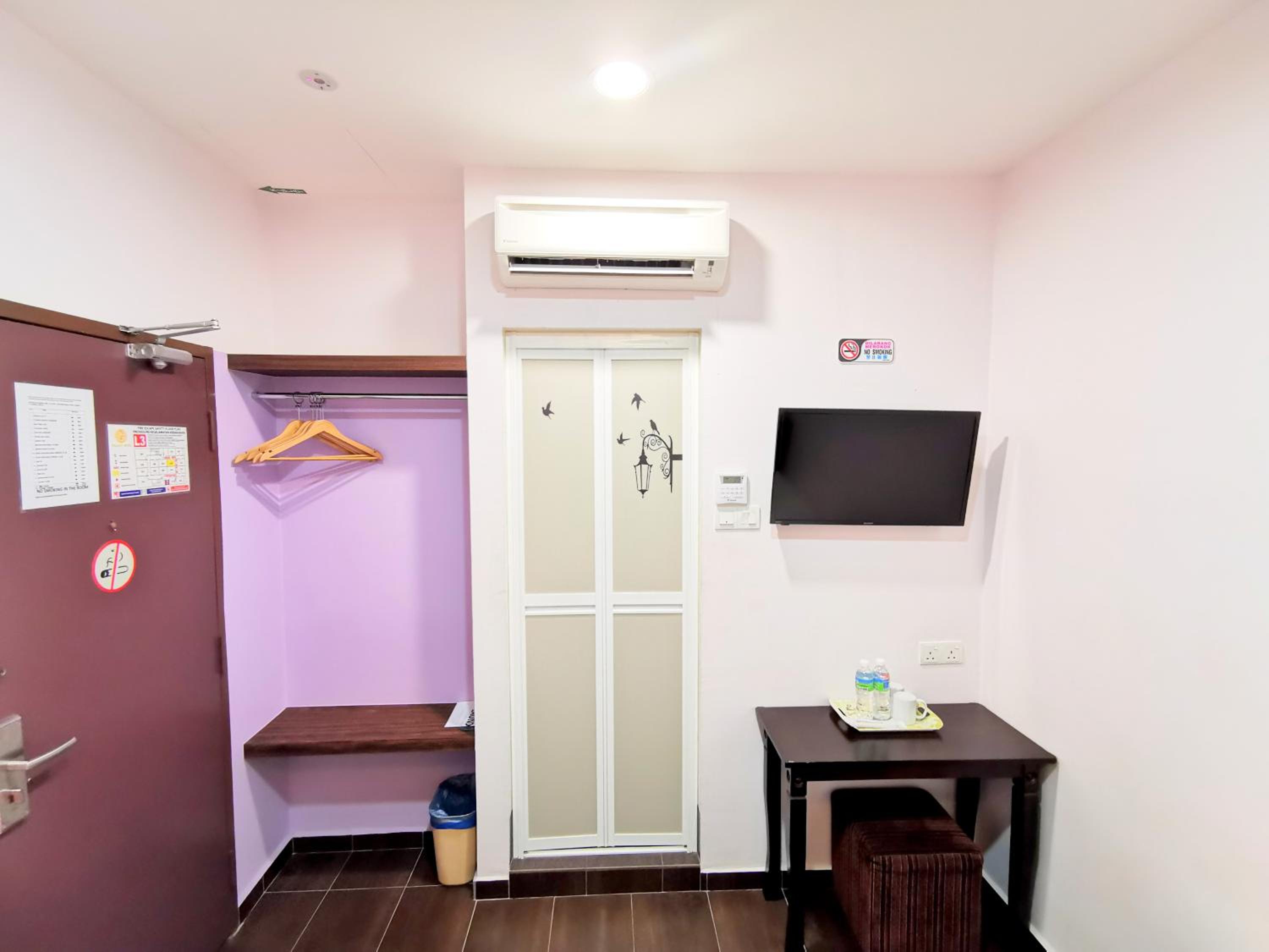 Standard Twin Room photo 3