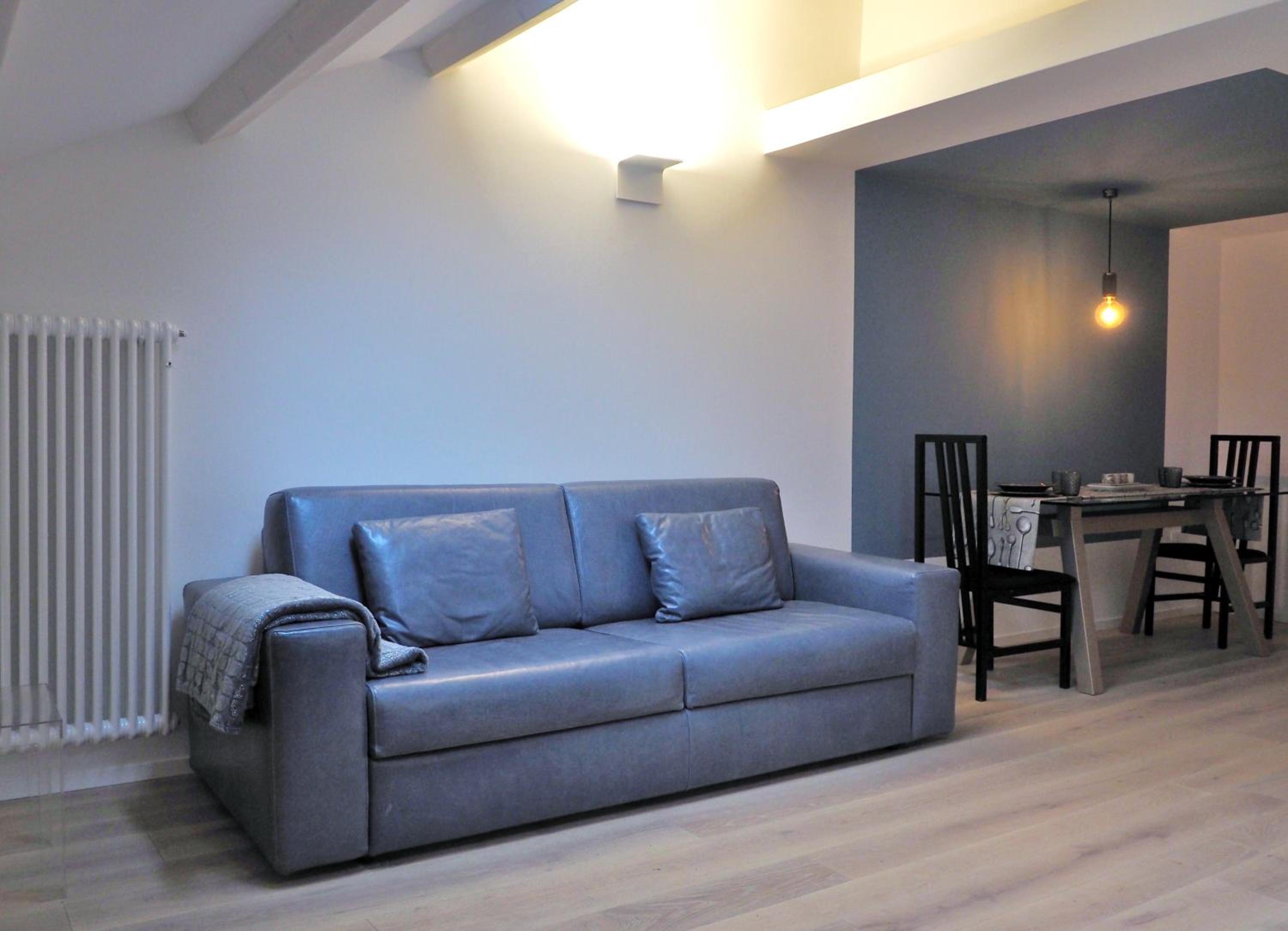 One-Bedroom Apartment photo 2