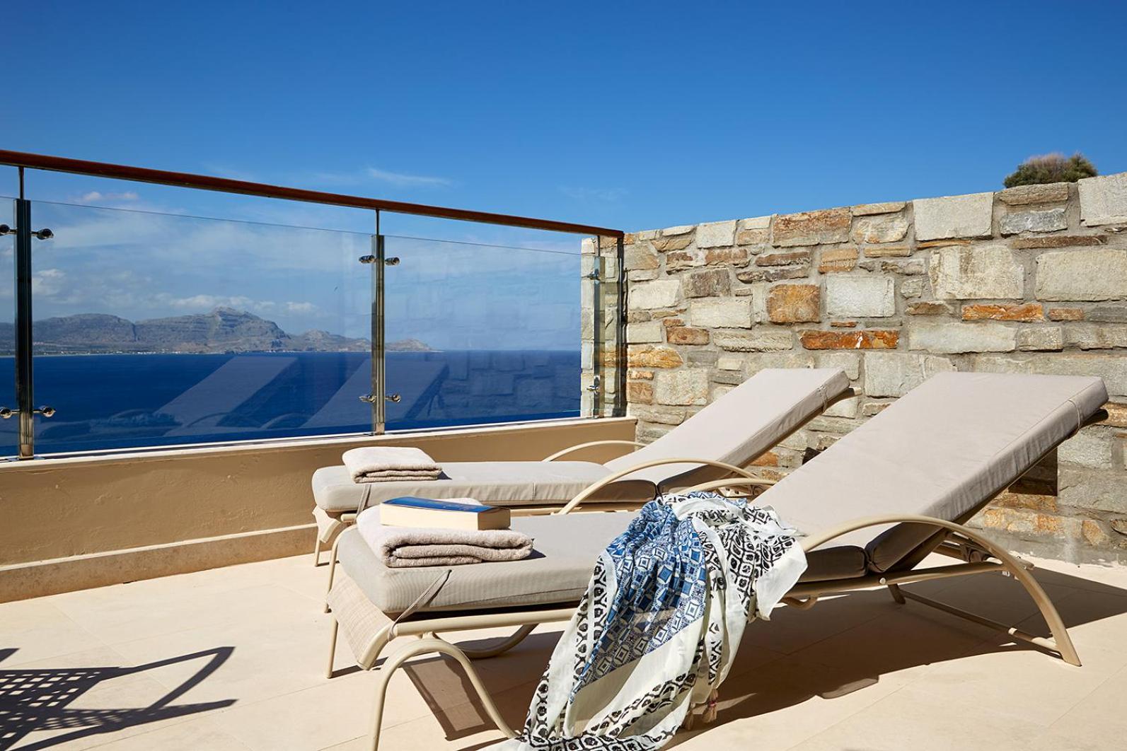 Deluxe Double Room with Sea View photo 3