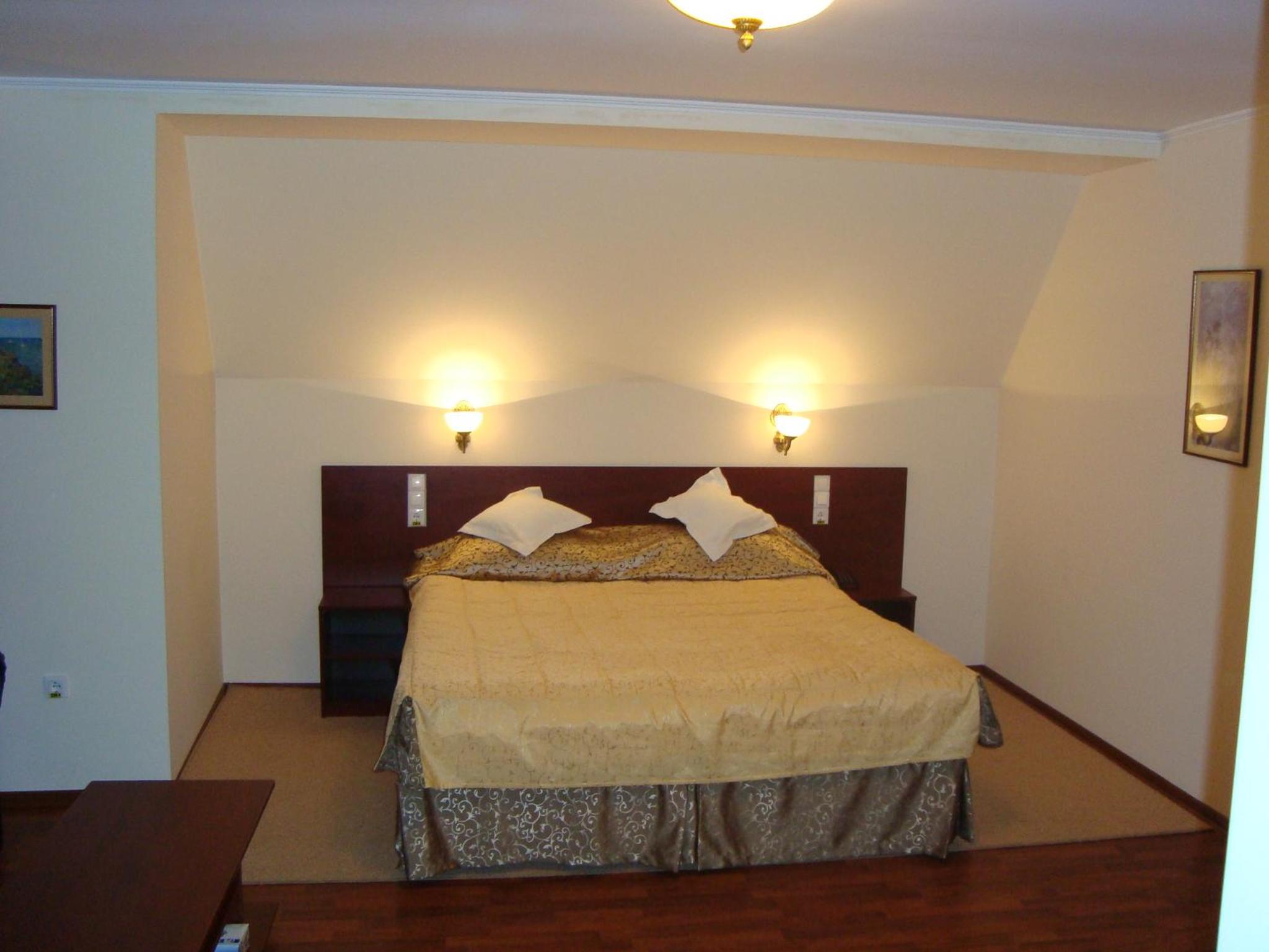 Standard Double Room - Photo 24