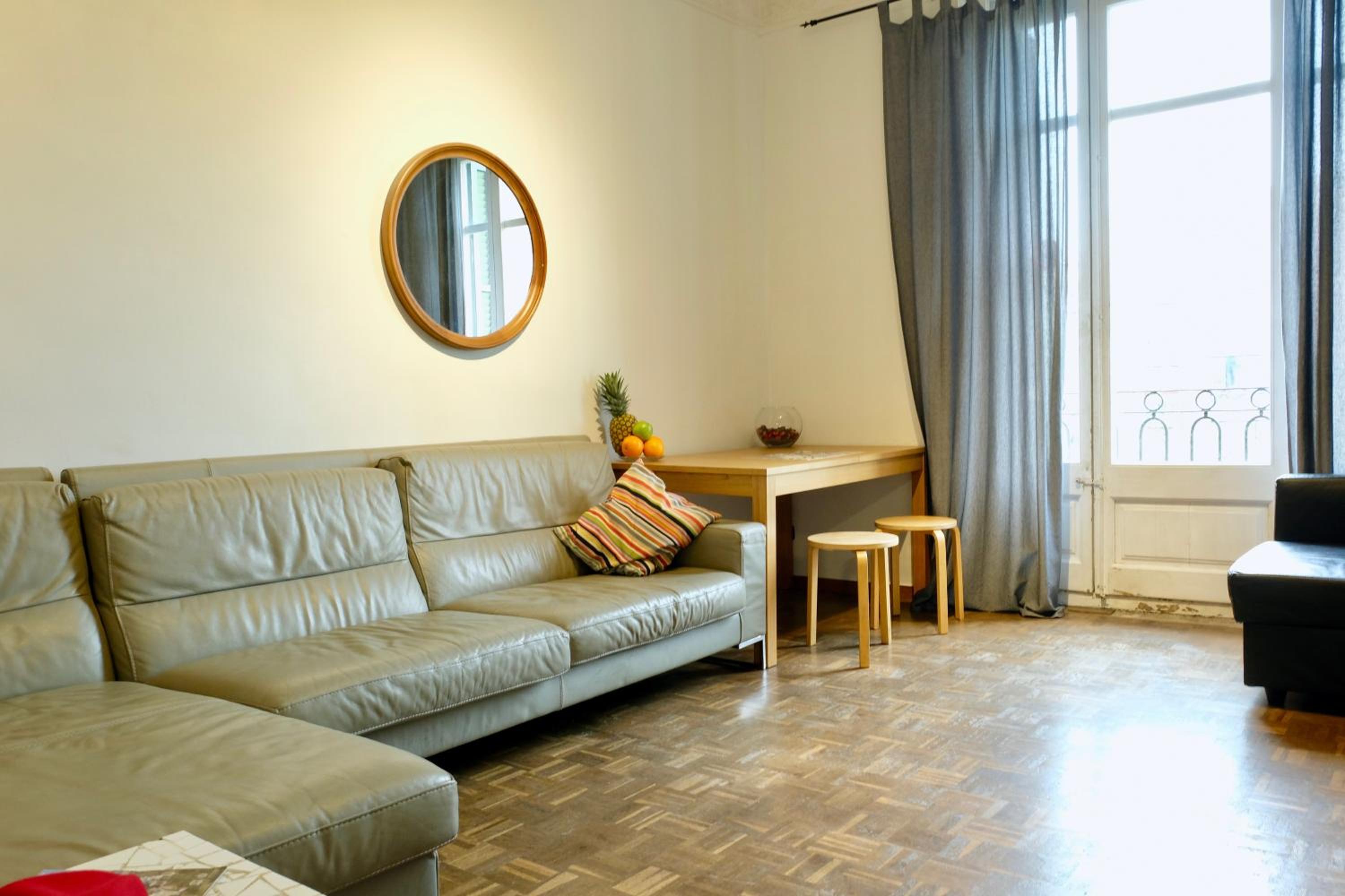 Apartamento con Balcón