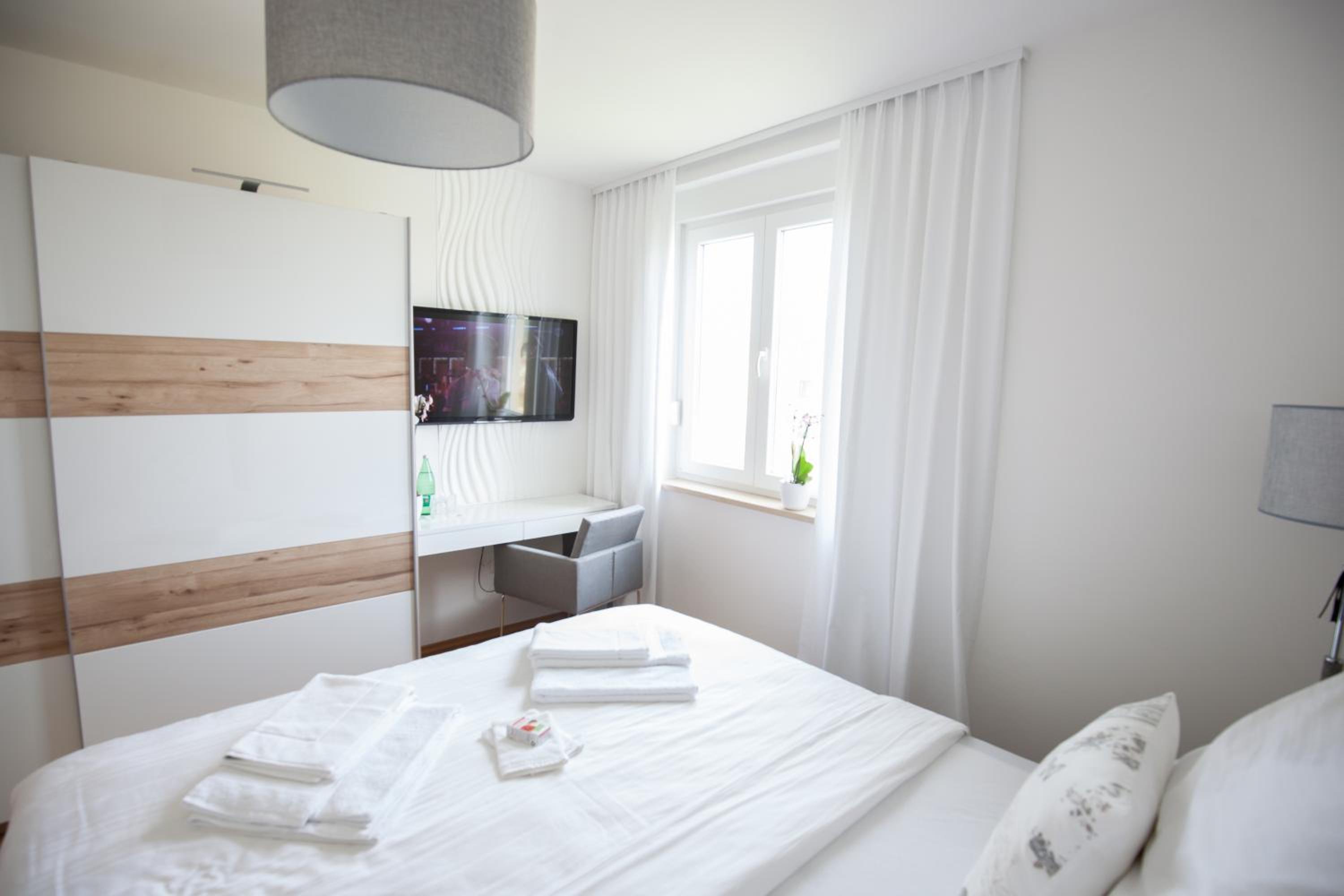 Double Room 2 - Photo 1