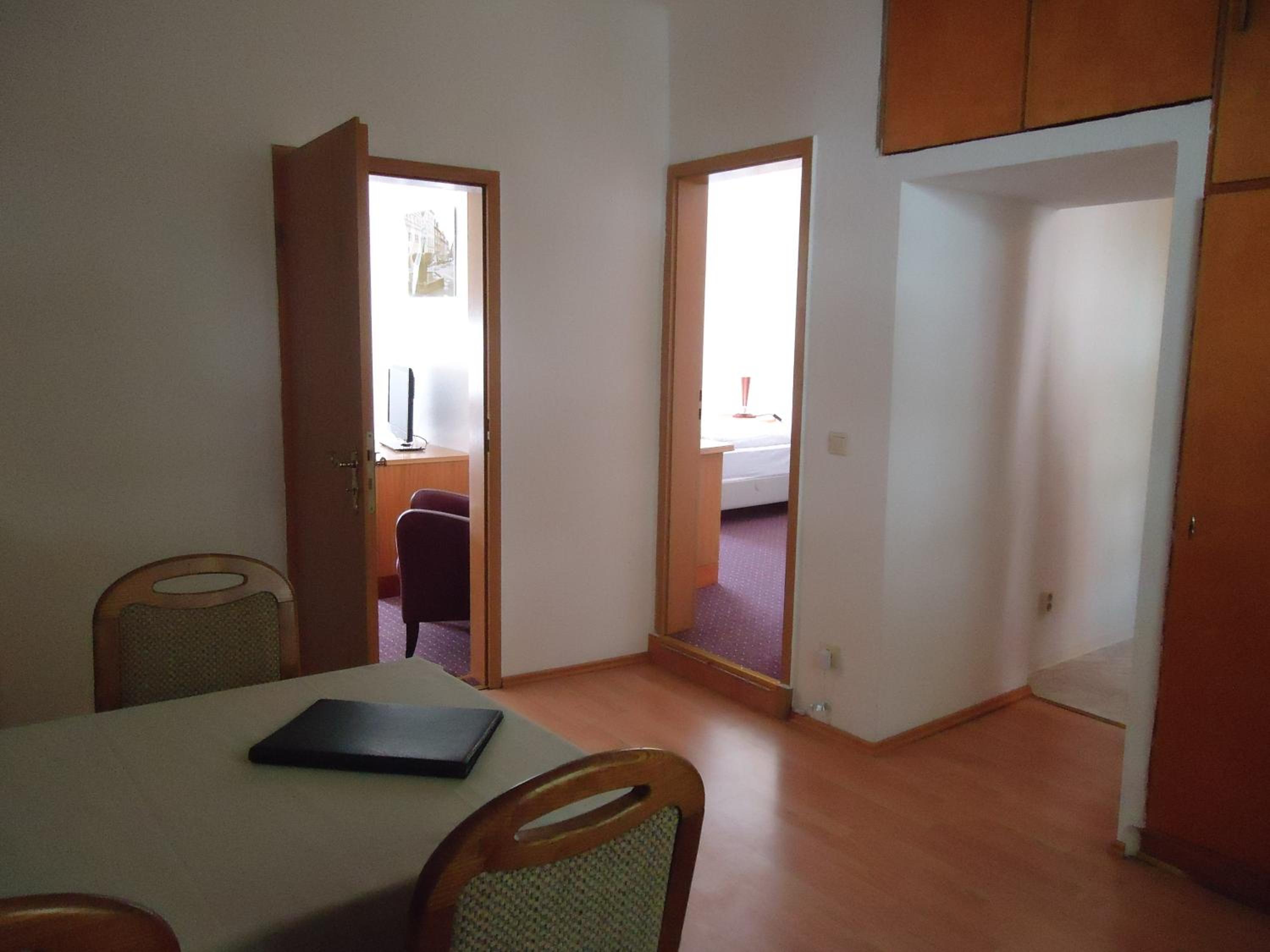 Three-Bedroom Apartment photo 3
