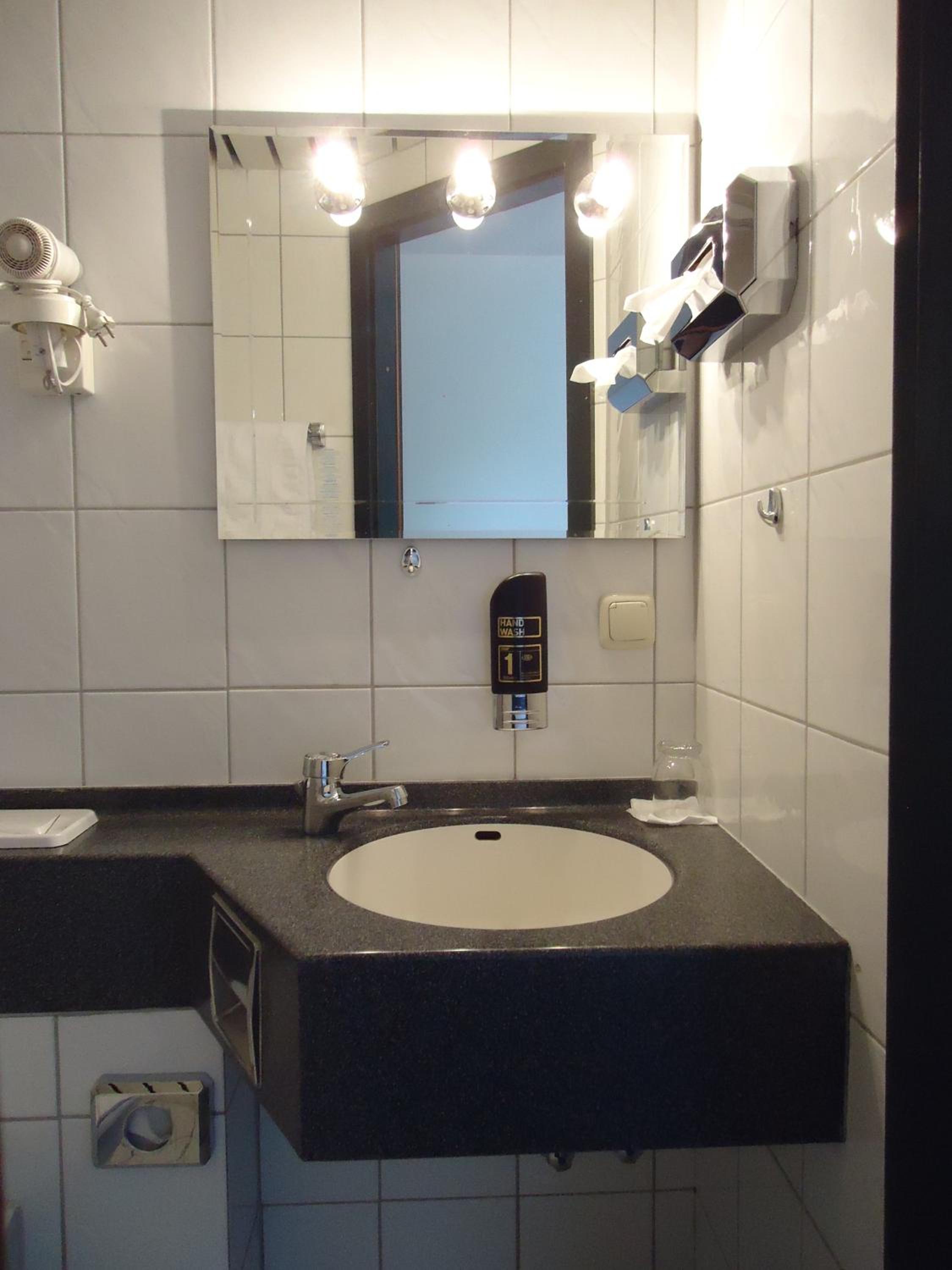 Single Room photo 2