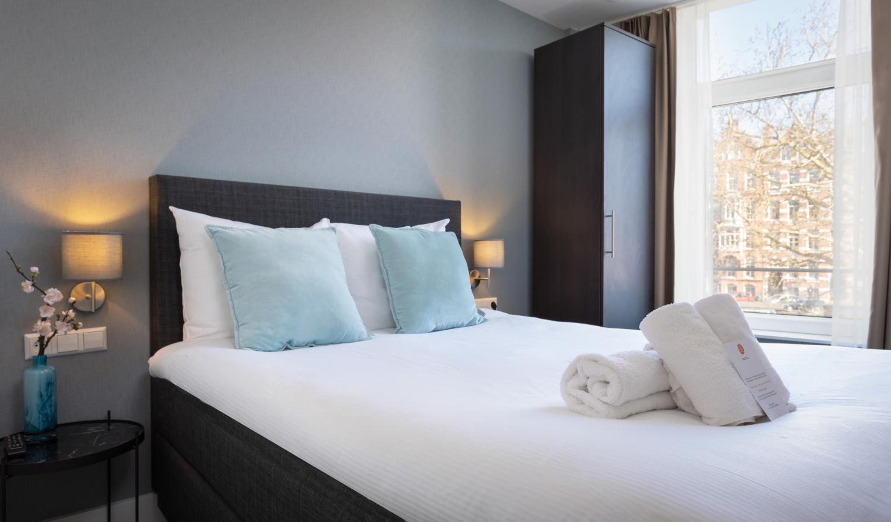 Small Double Room with Canal View photo 1