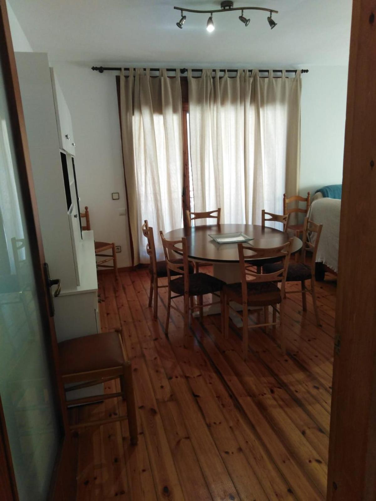 Apartment photo 2
