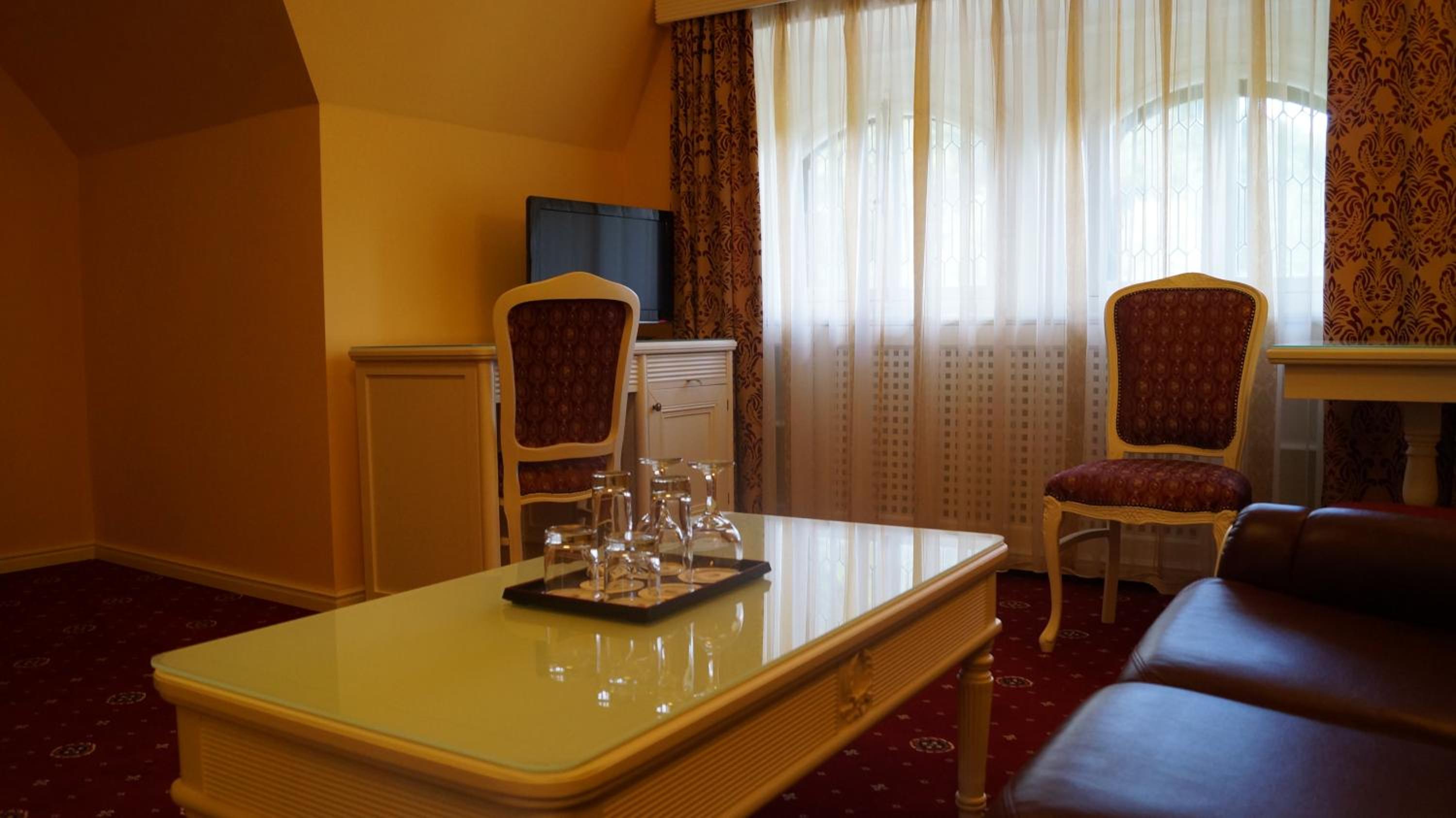 Deluxe Suite - Photo 13