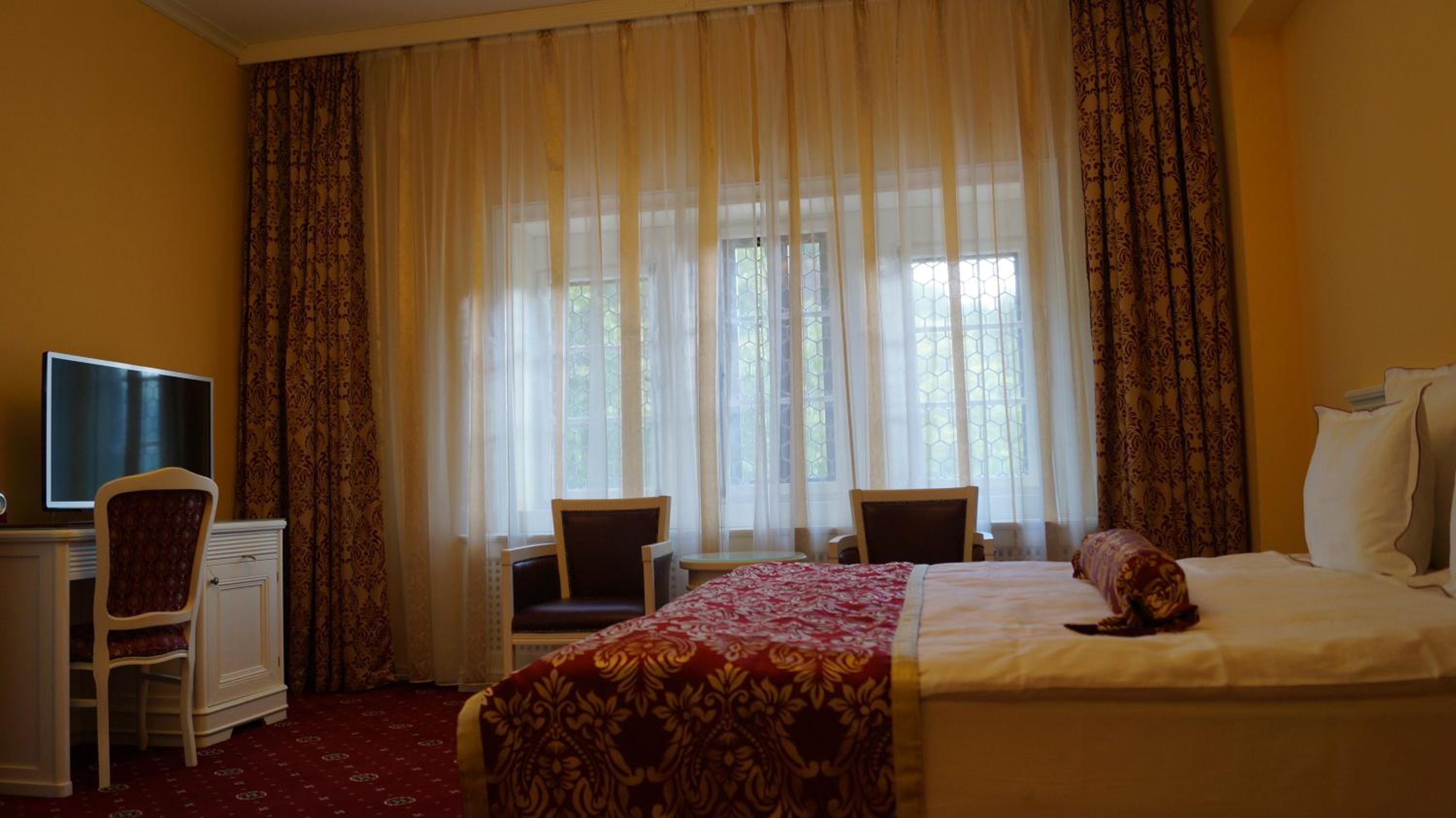 Deluxe Suite - Photo 10