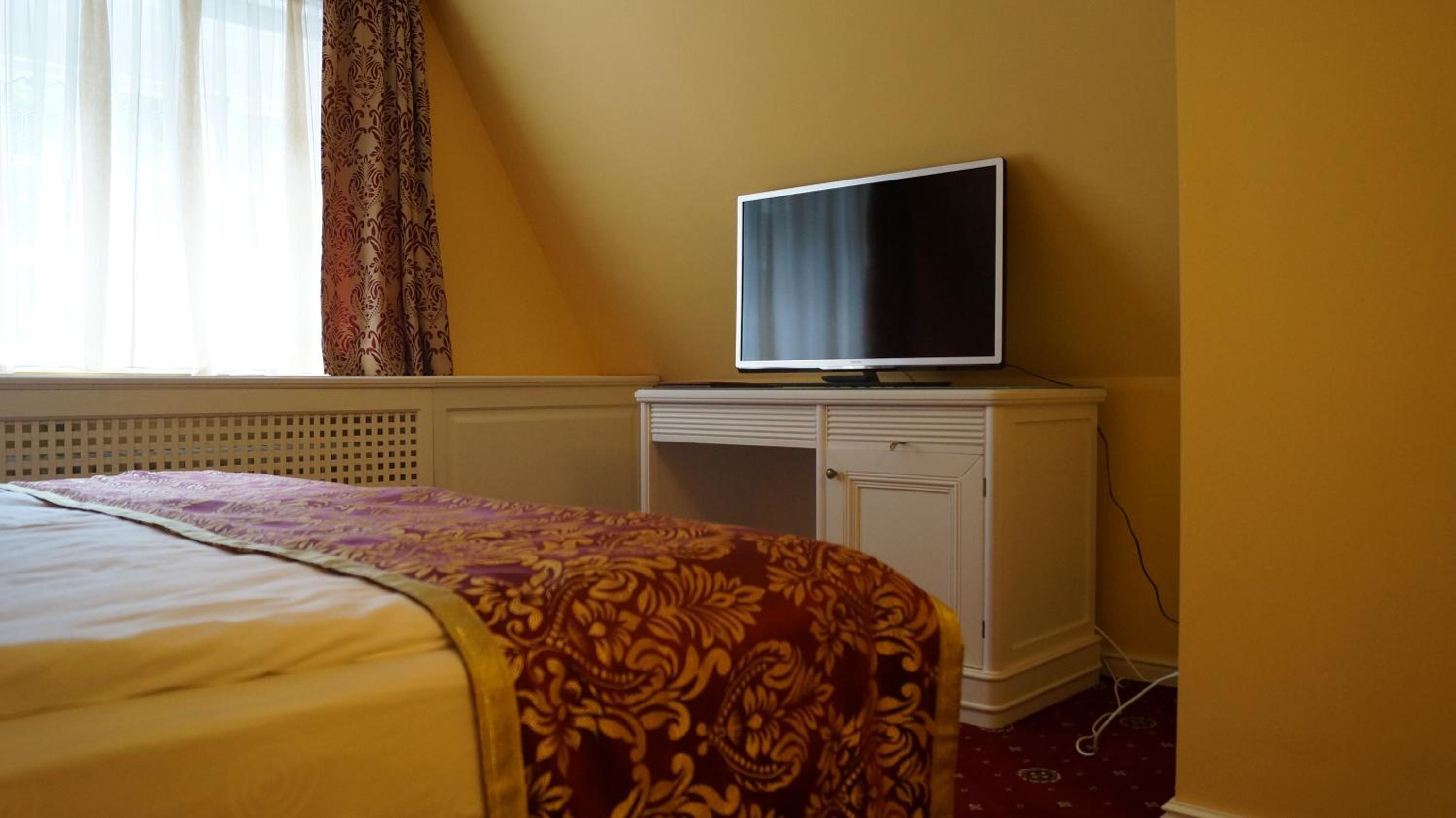 Deluxe Suite - Photo 9