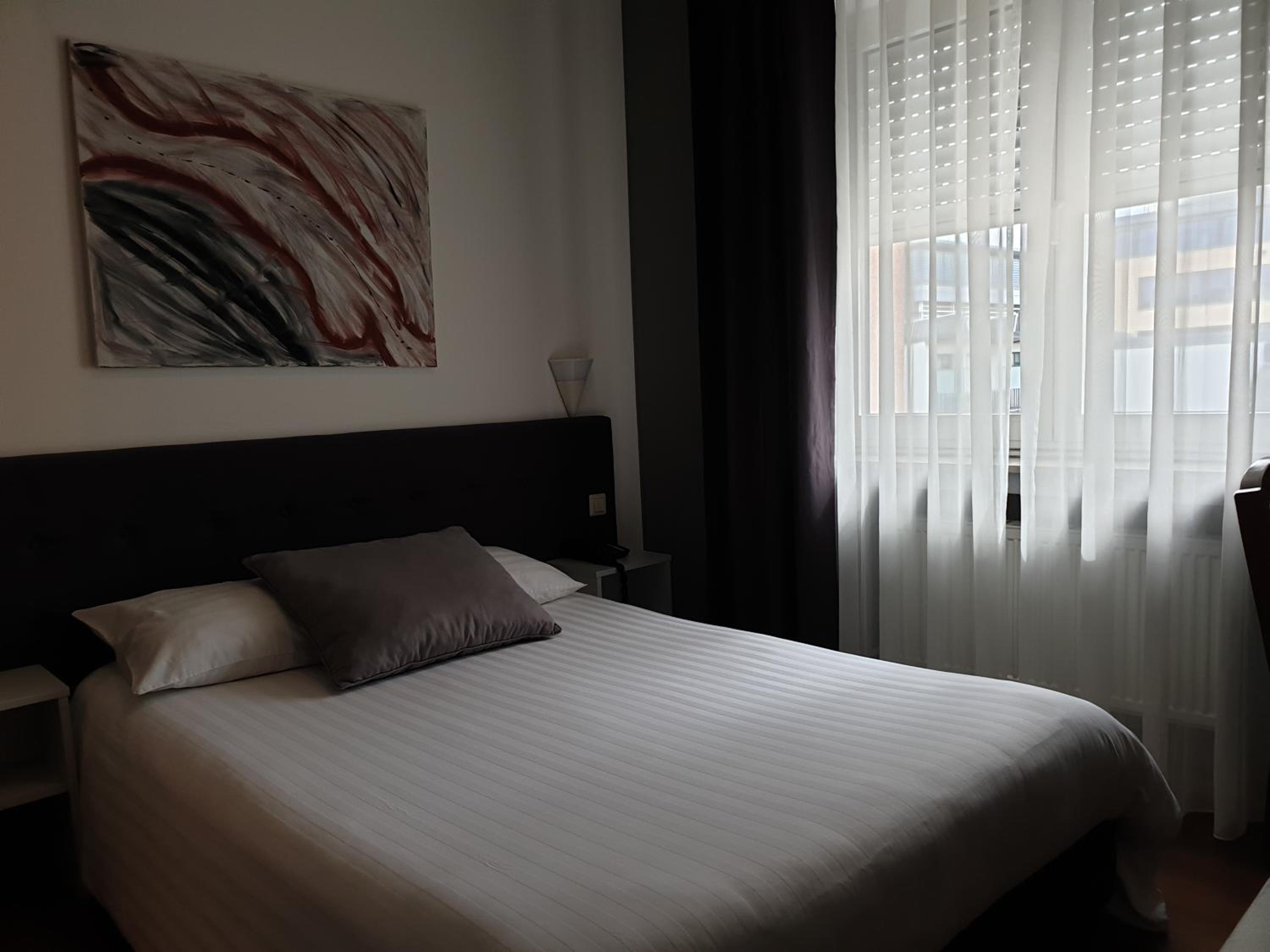 Double Room - Photo 4