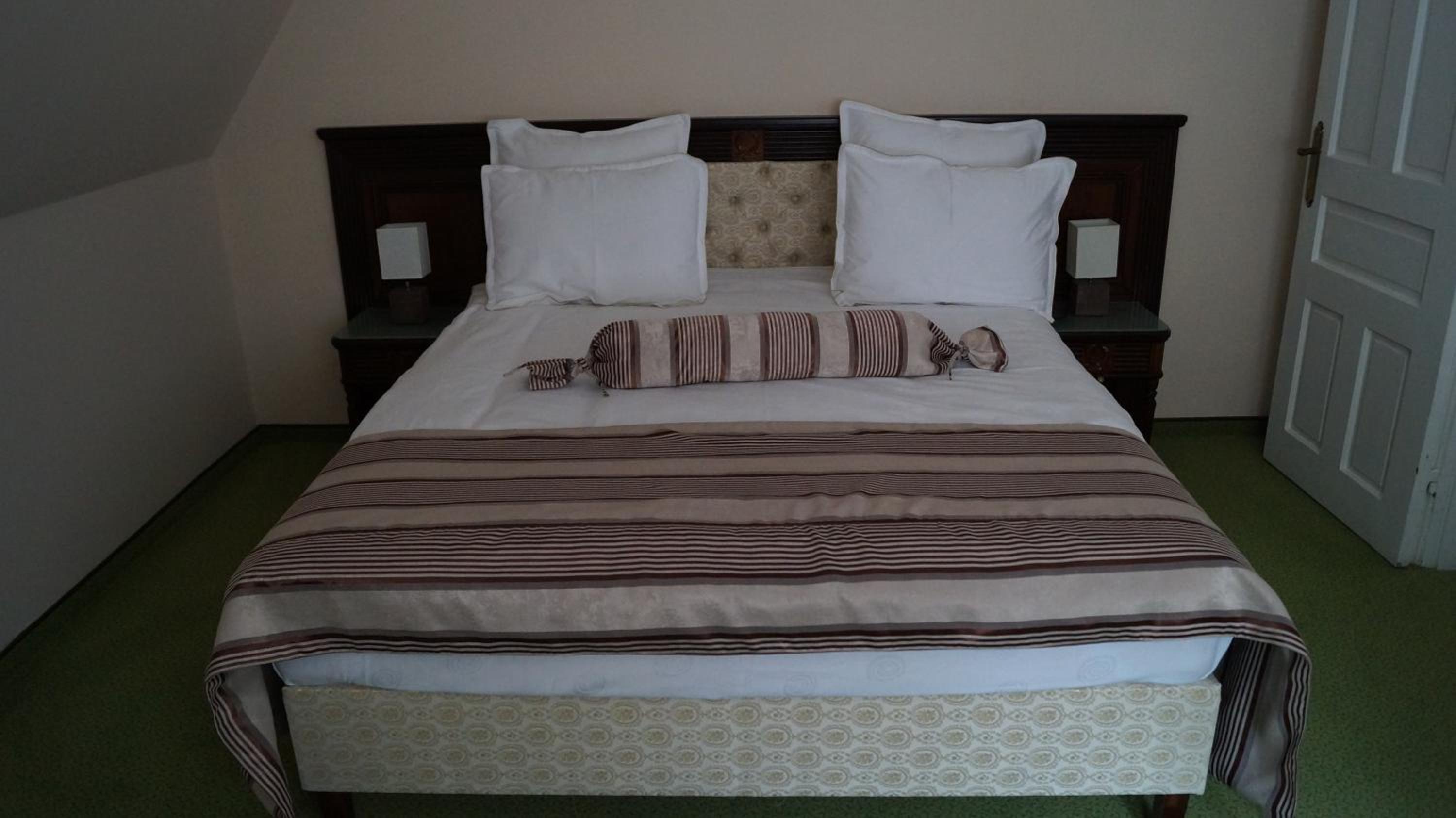 Standard Suite - Photo 13