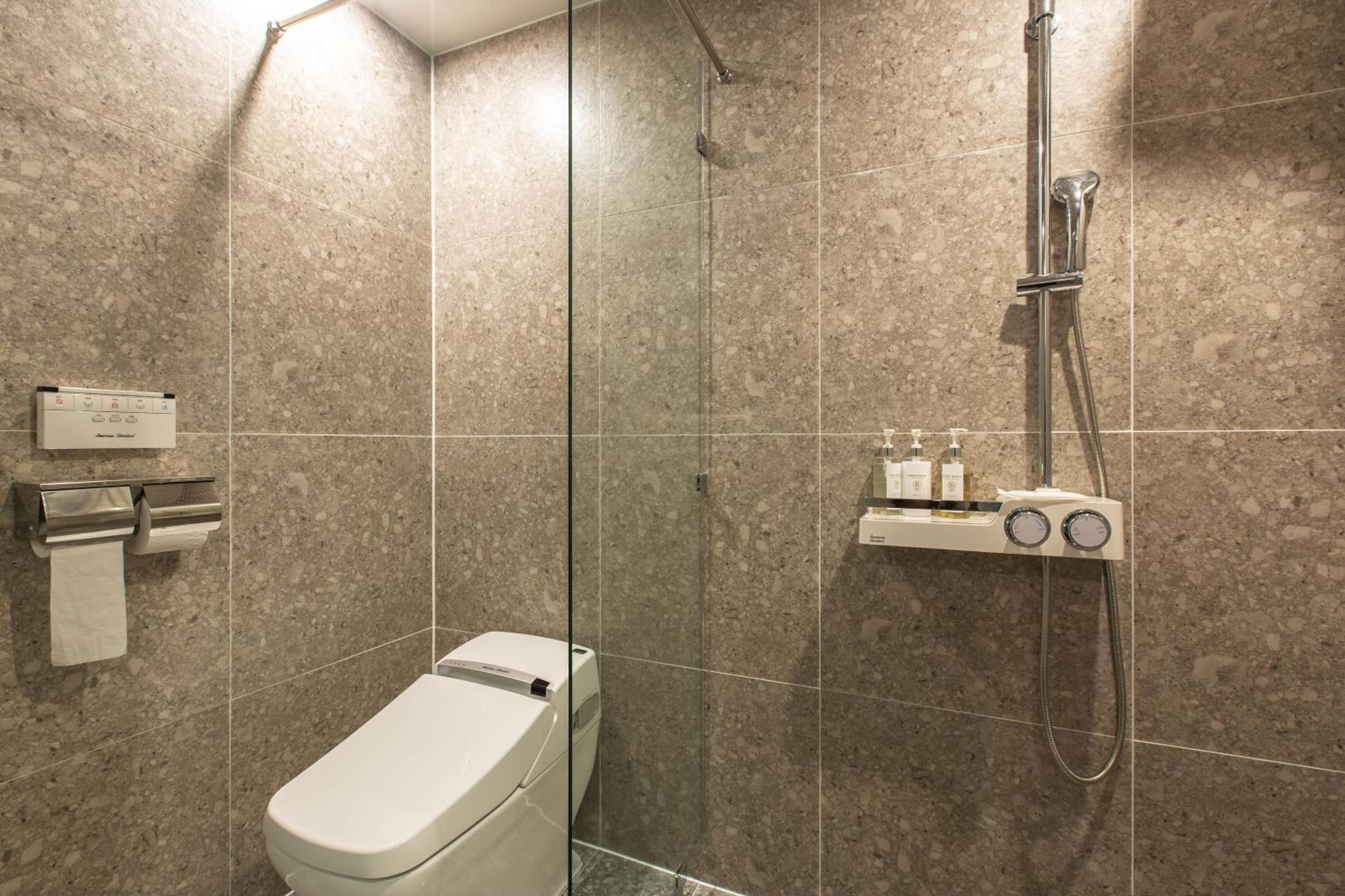 Deluxe Double Room - Photo 9