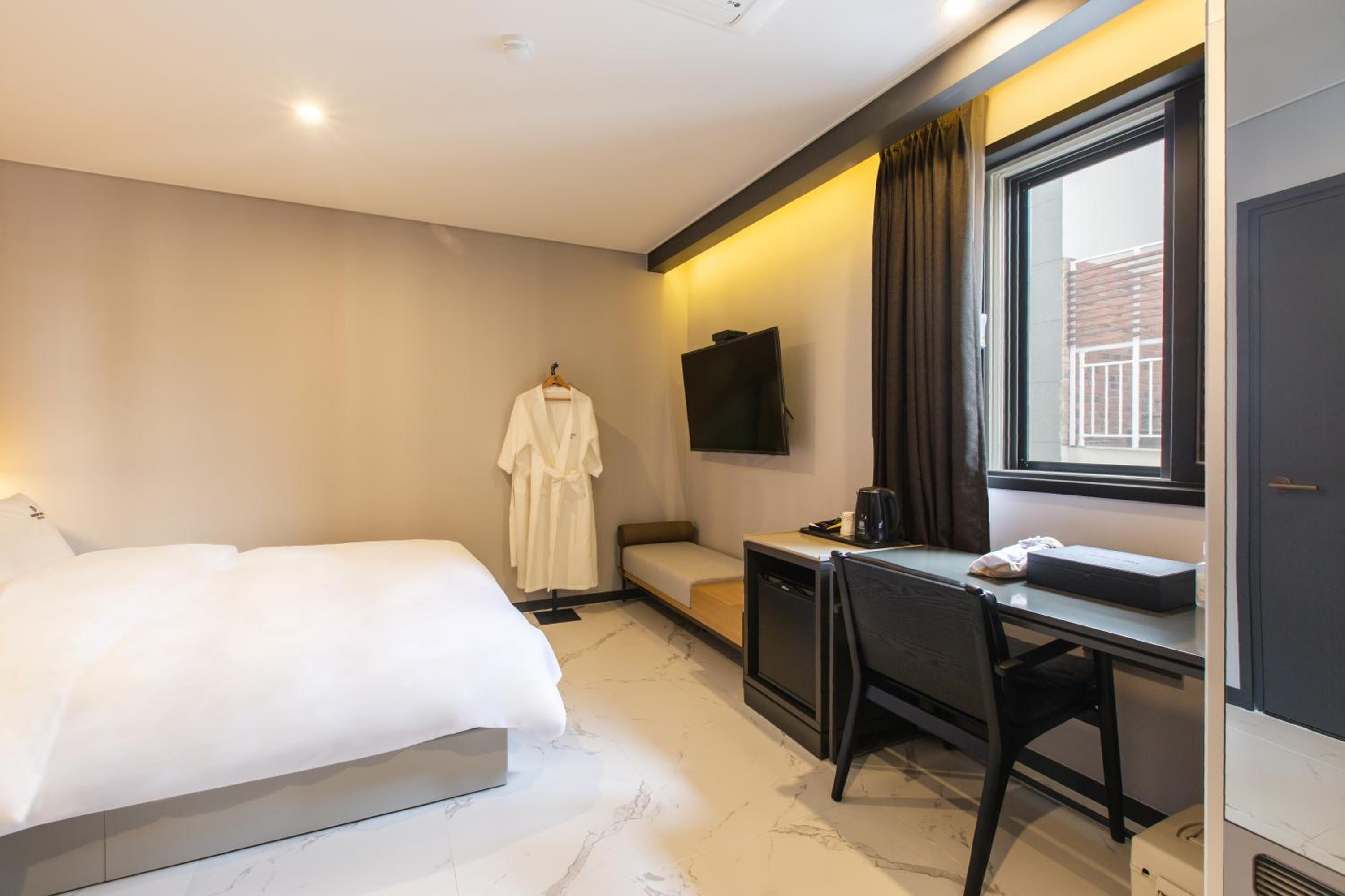 Deluxe Double Room - Photo 5