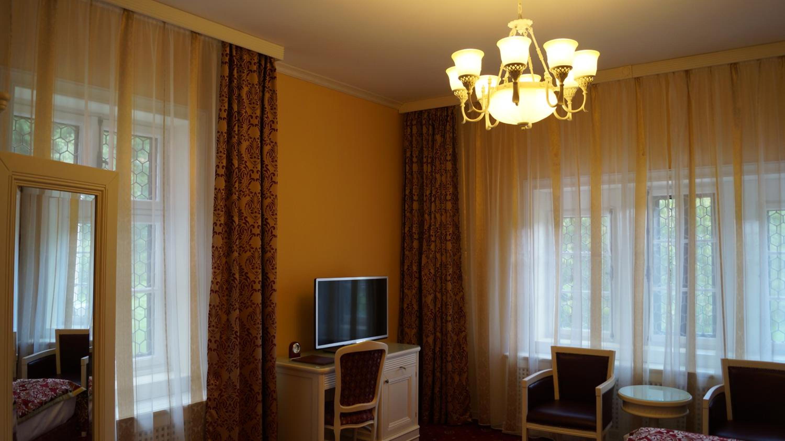 Deluxe Suite - Photo 12