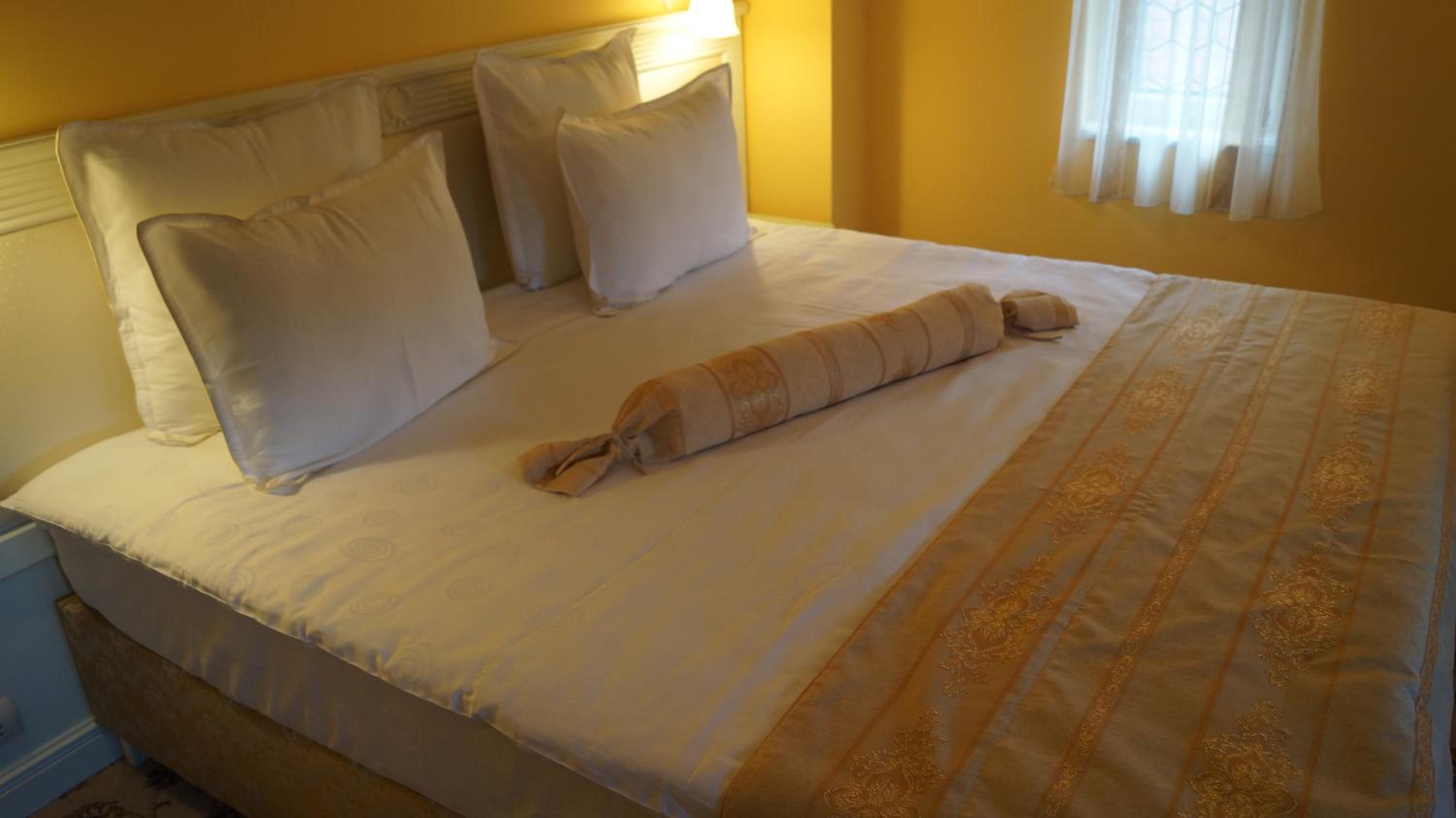 Standard Suite - Photo 11