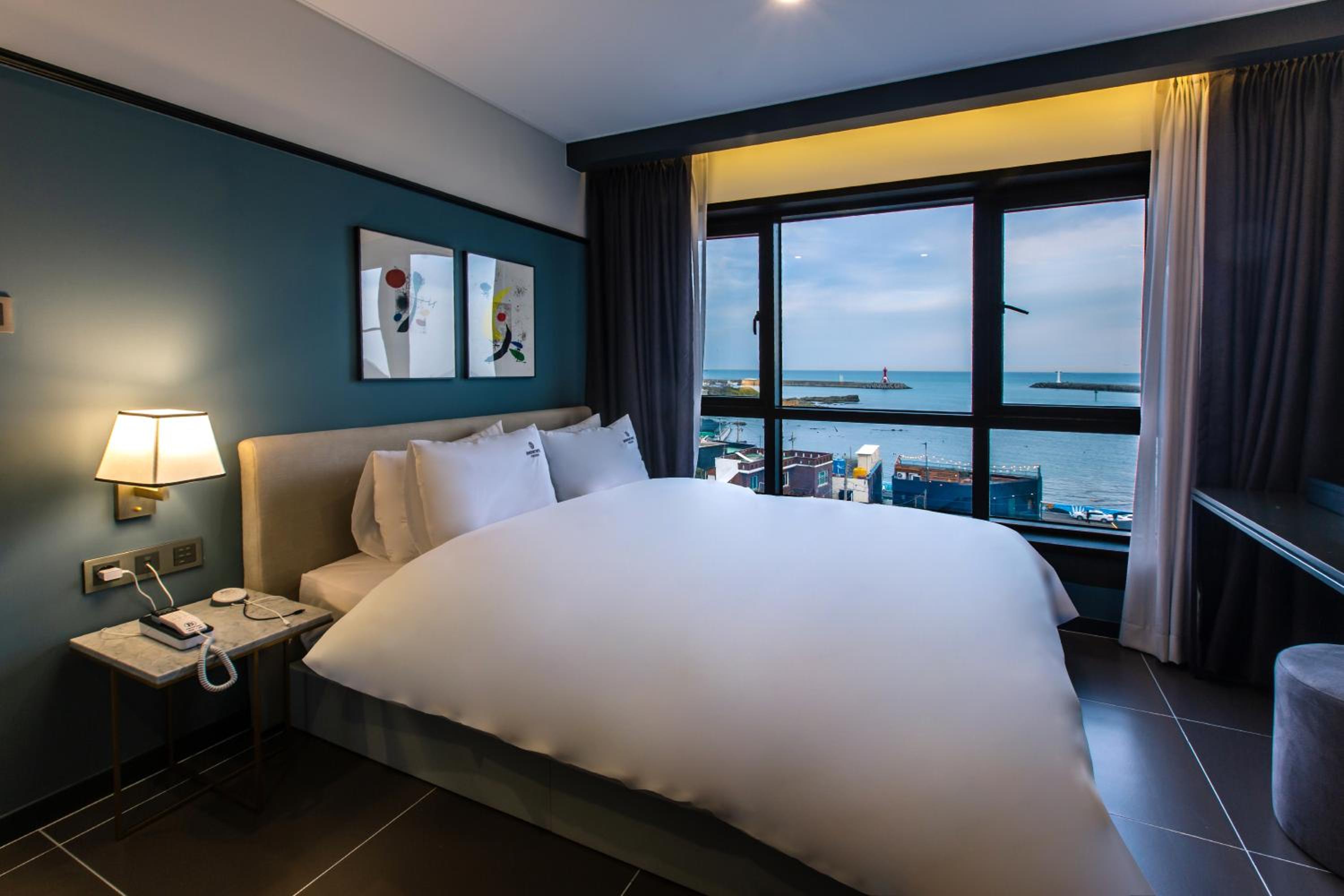 Double Room with Sea View - Photo 1