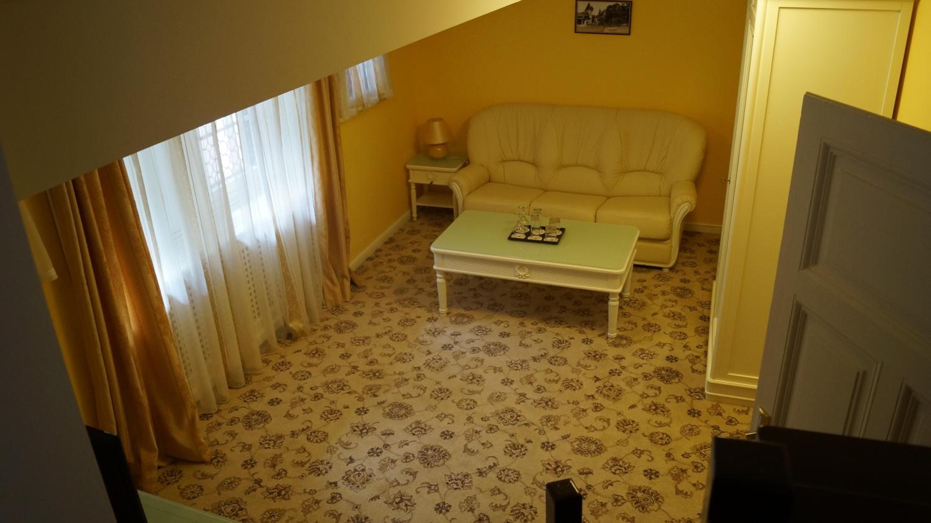 Standard Suite - Photo 5
