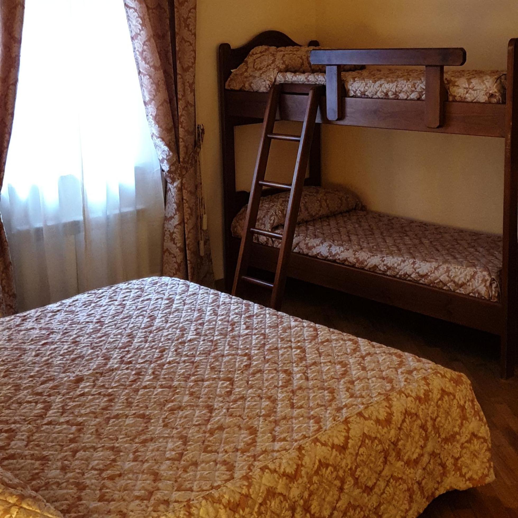Family Room - Photo 2