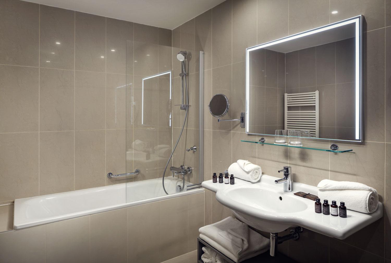 Deluxe Triple Room - Photo 7