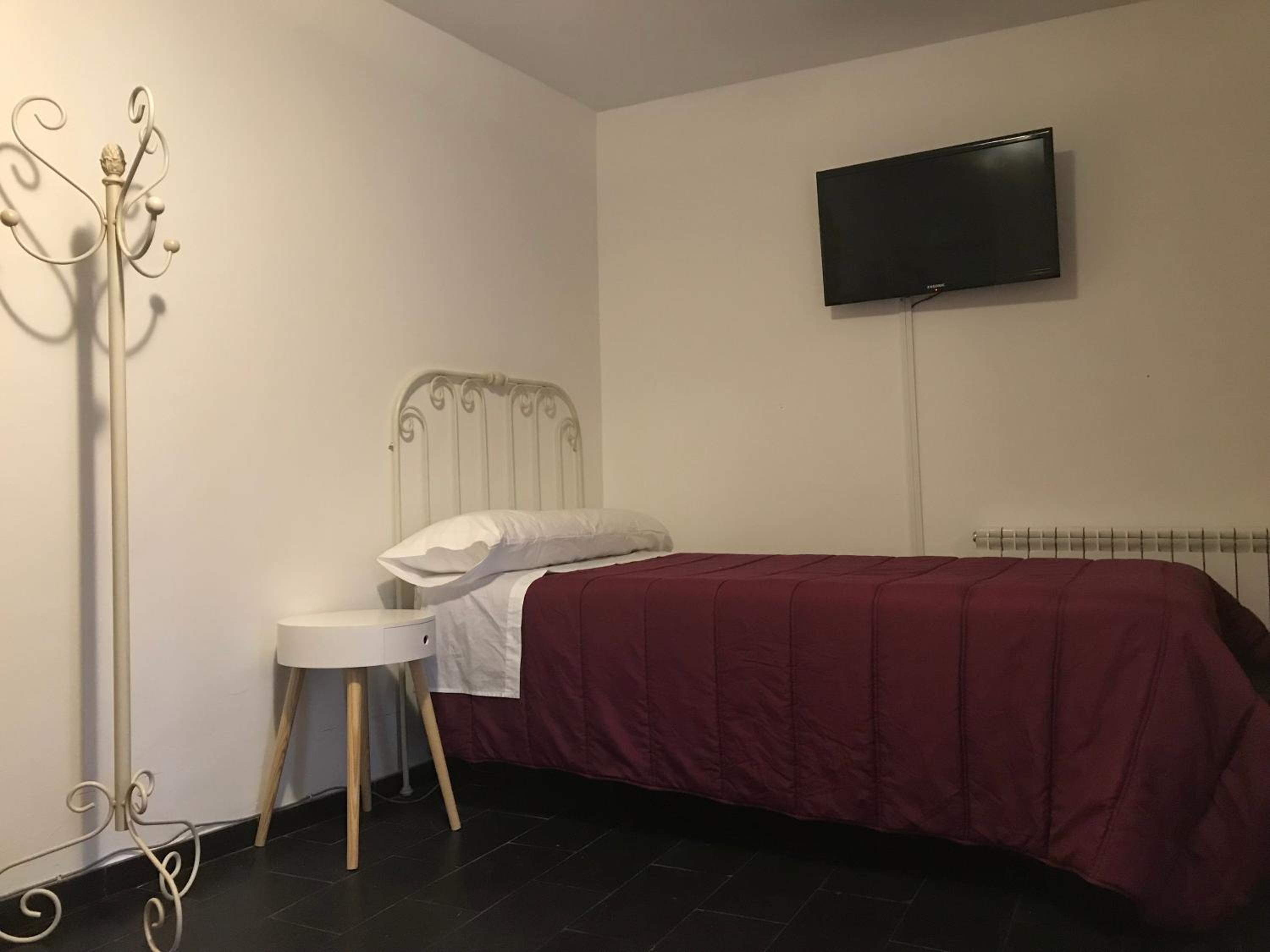 Triple Room with Private Bathroom photo 3