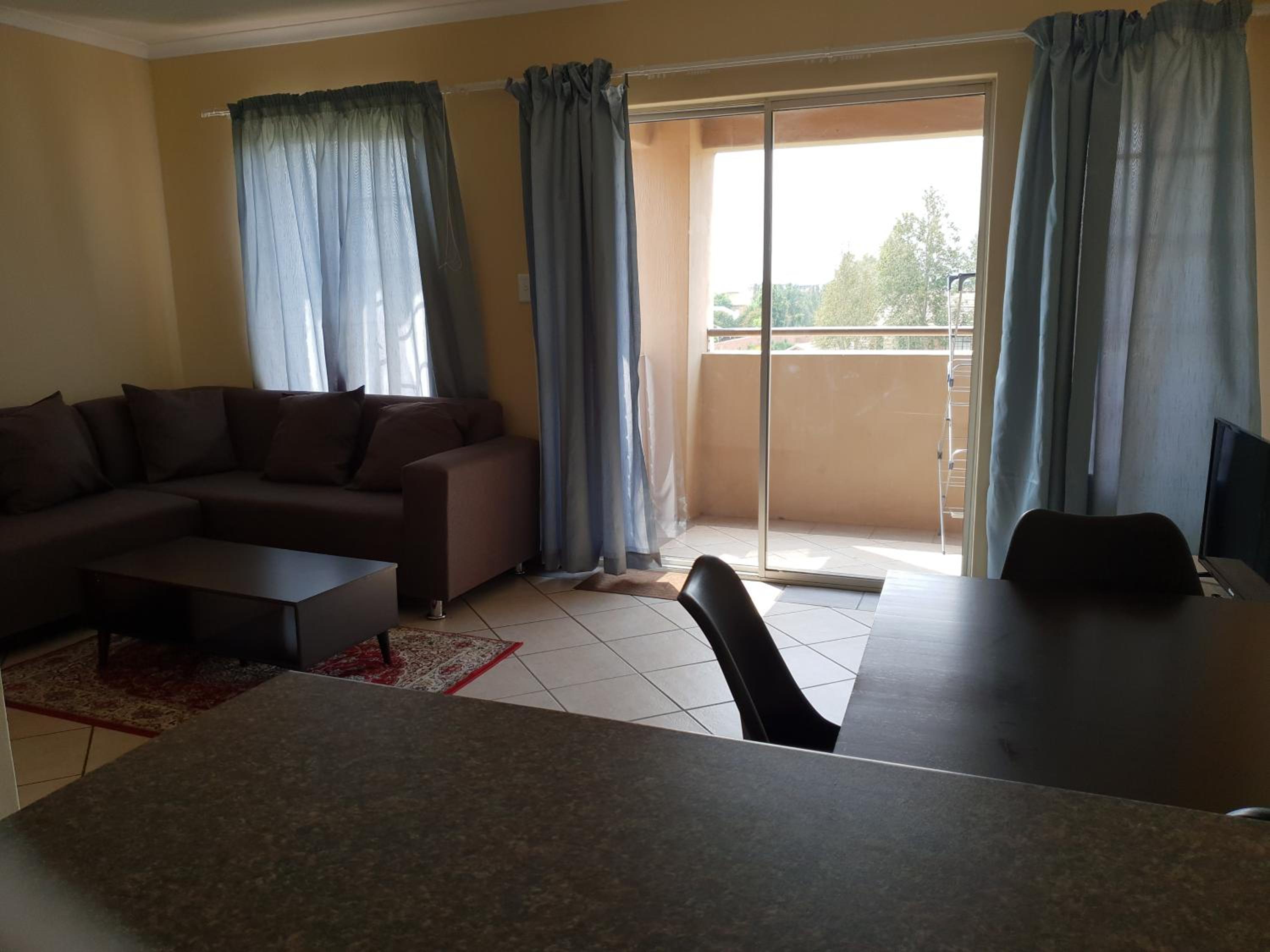 Two-Bedroom Apartment with Balcony - Photo 7