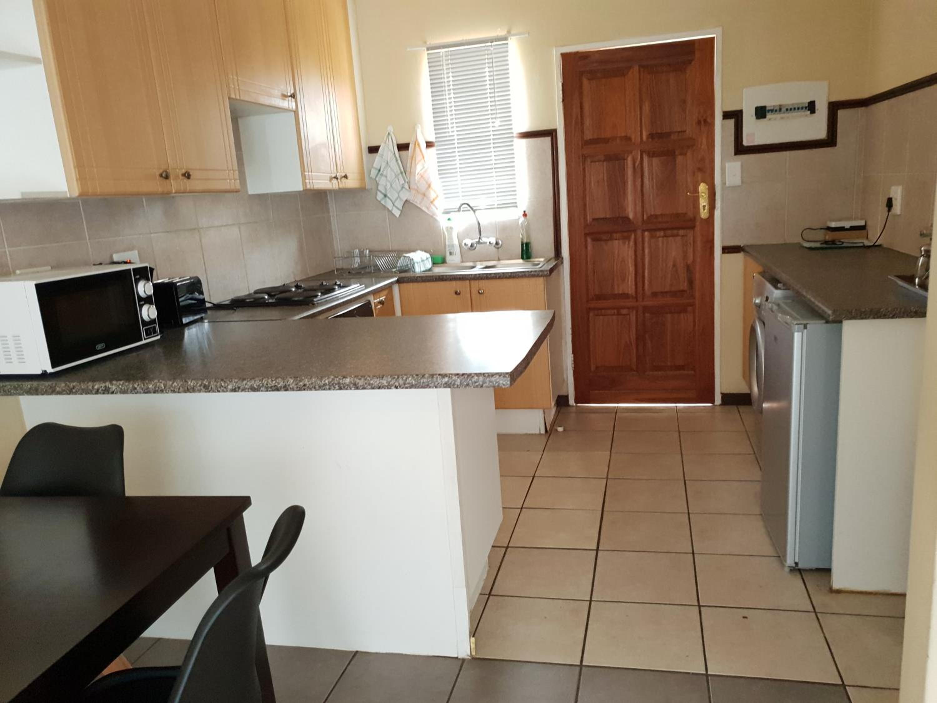 Two-Bedroom Apartment with Balcony - Photo 10