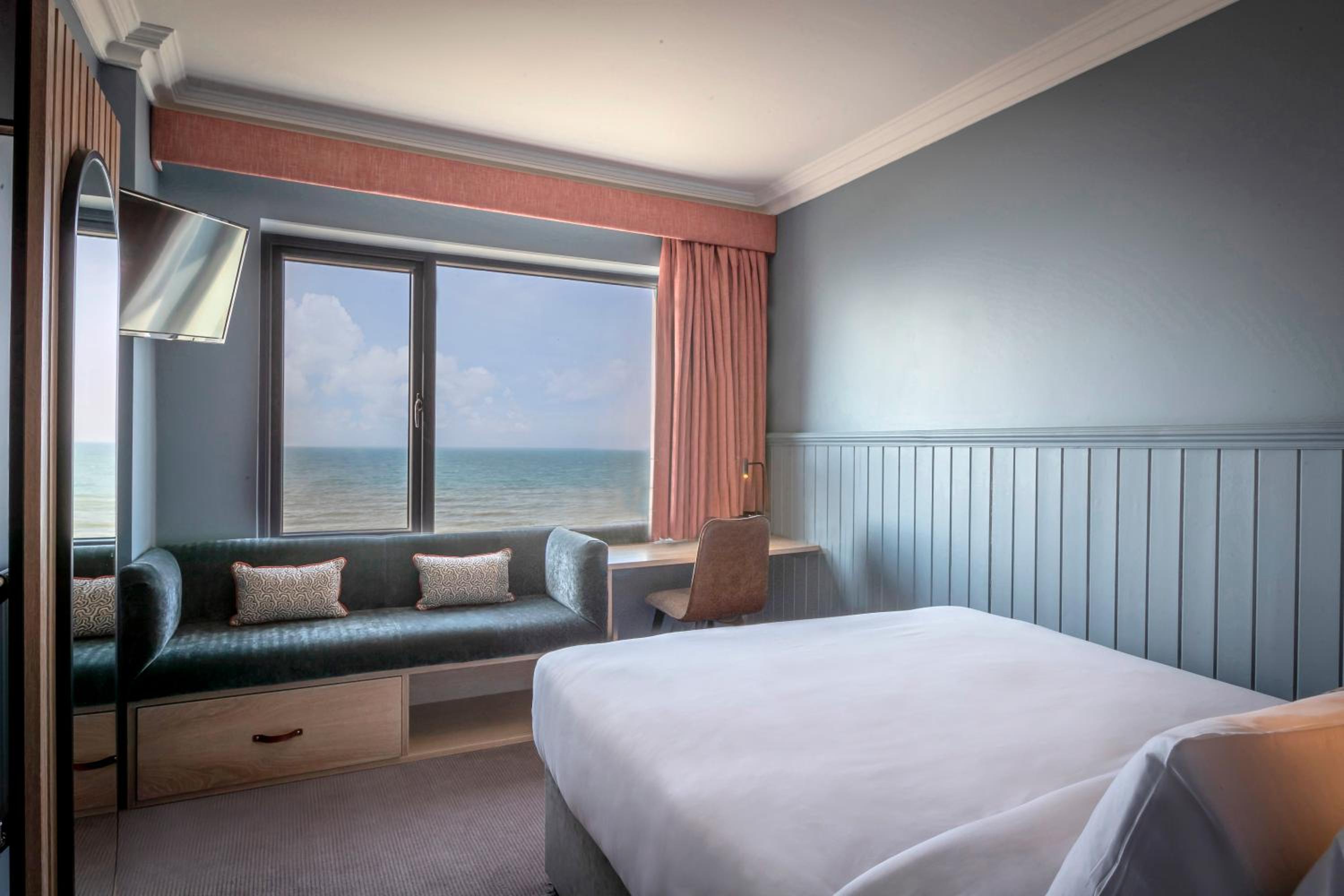 Double Room with Sea View - Photo 1