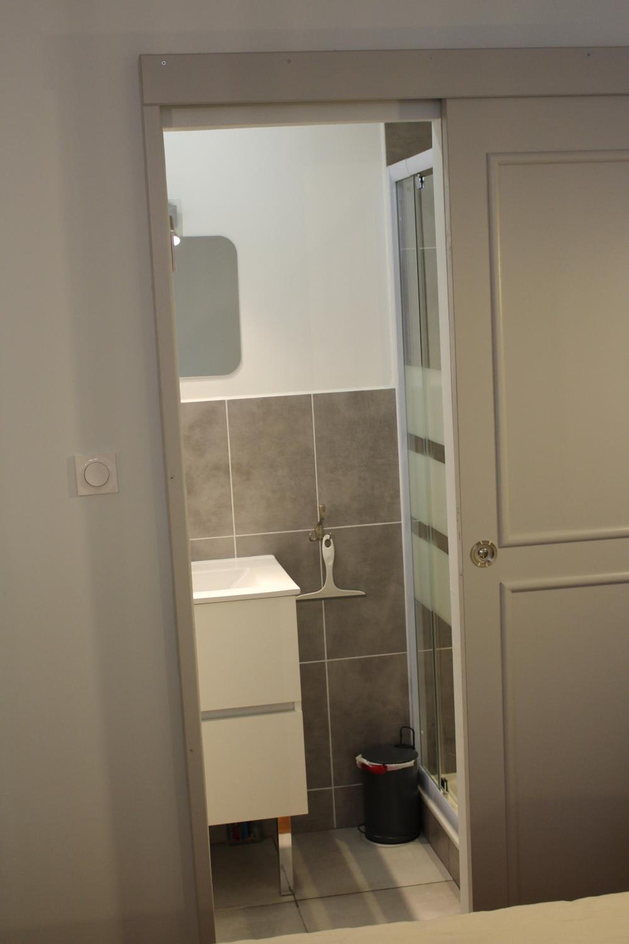Family Room with Private Bathroom photo 3