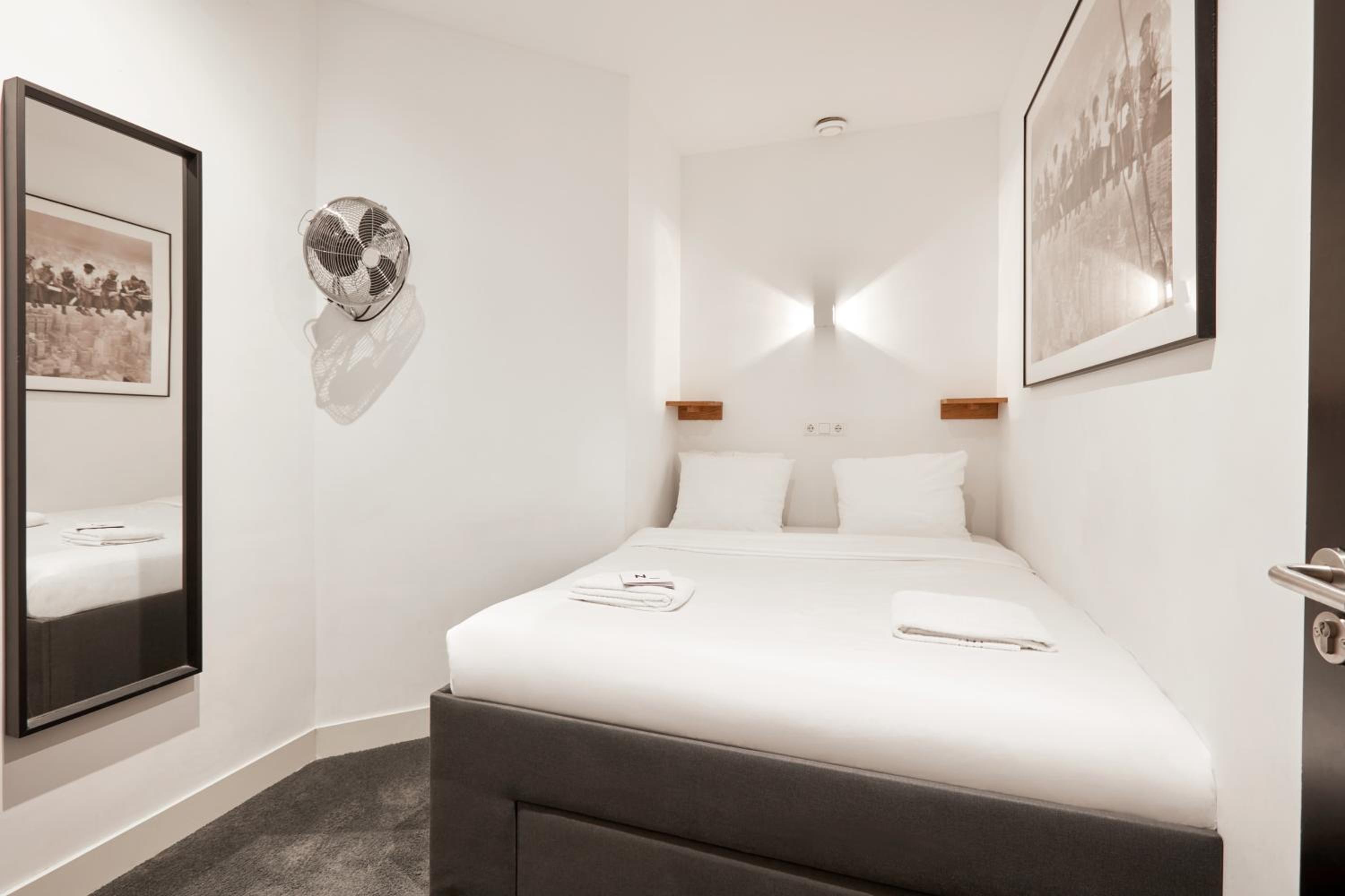 Sin City First Floor (shared bathroom)