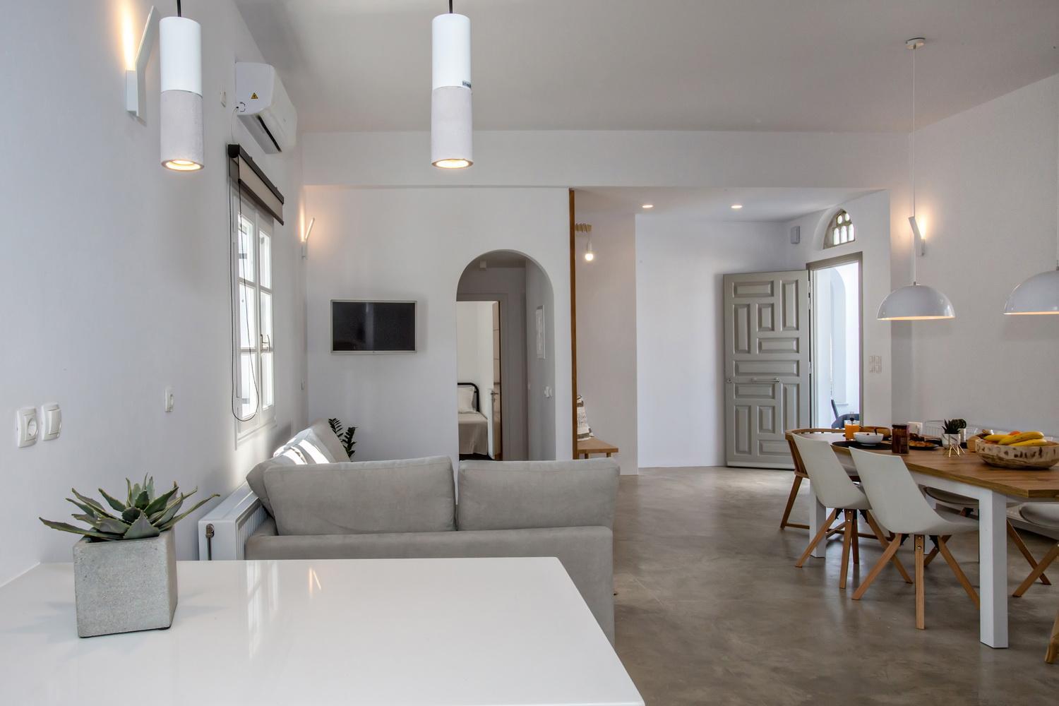 Three-Bedroom Villa photo 2